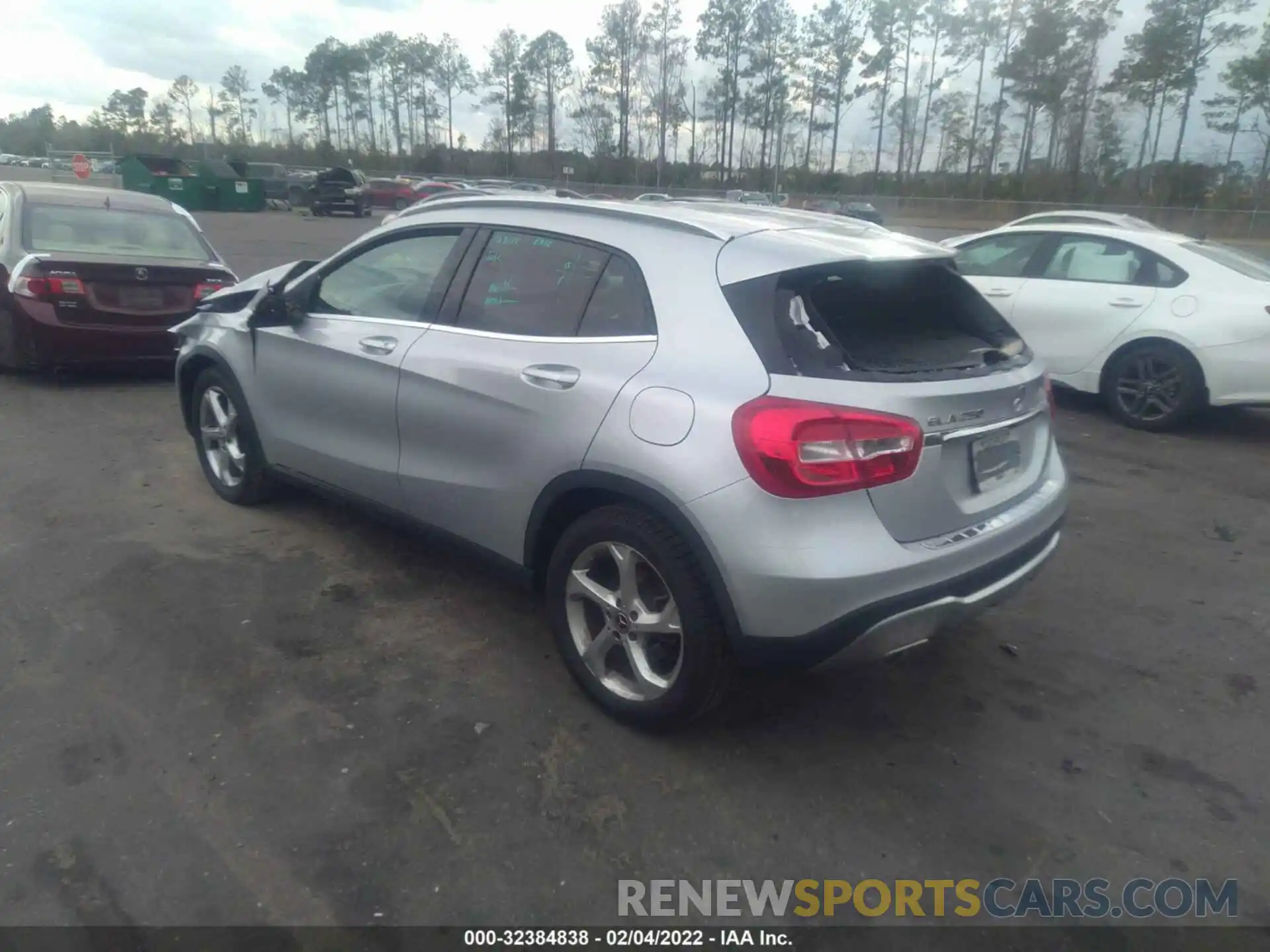 3 Photograph of a damaged car WDCTG4EB7LU024975 MERCEDES-BENZ GLA 2020