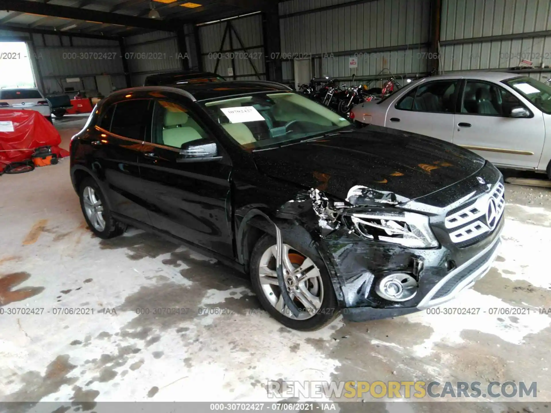 1 Photograph of a damaged car WDCTG4EB8LJ654456 MERCEDES-BENZ GLA 2020