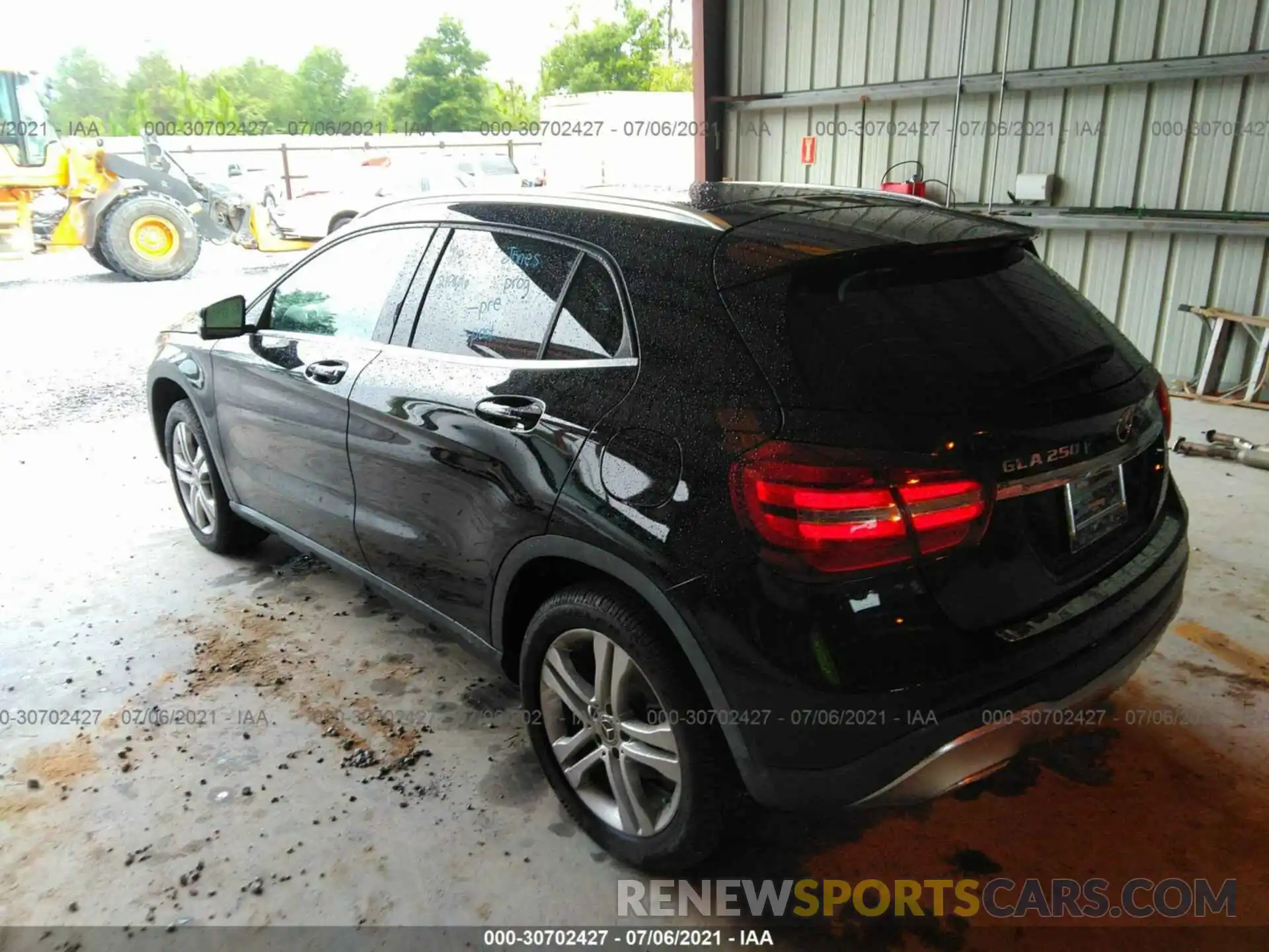 3 Photograph of a damaged car WDCTG4EB8LJ654456 MERCEDES-BENZ GLA 2020