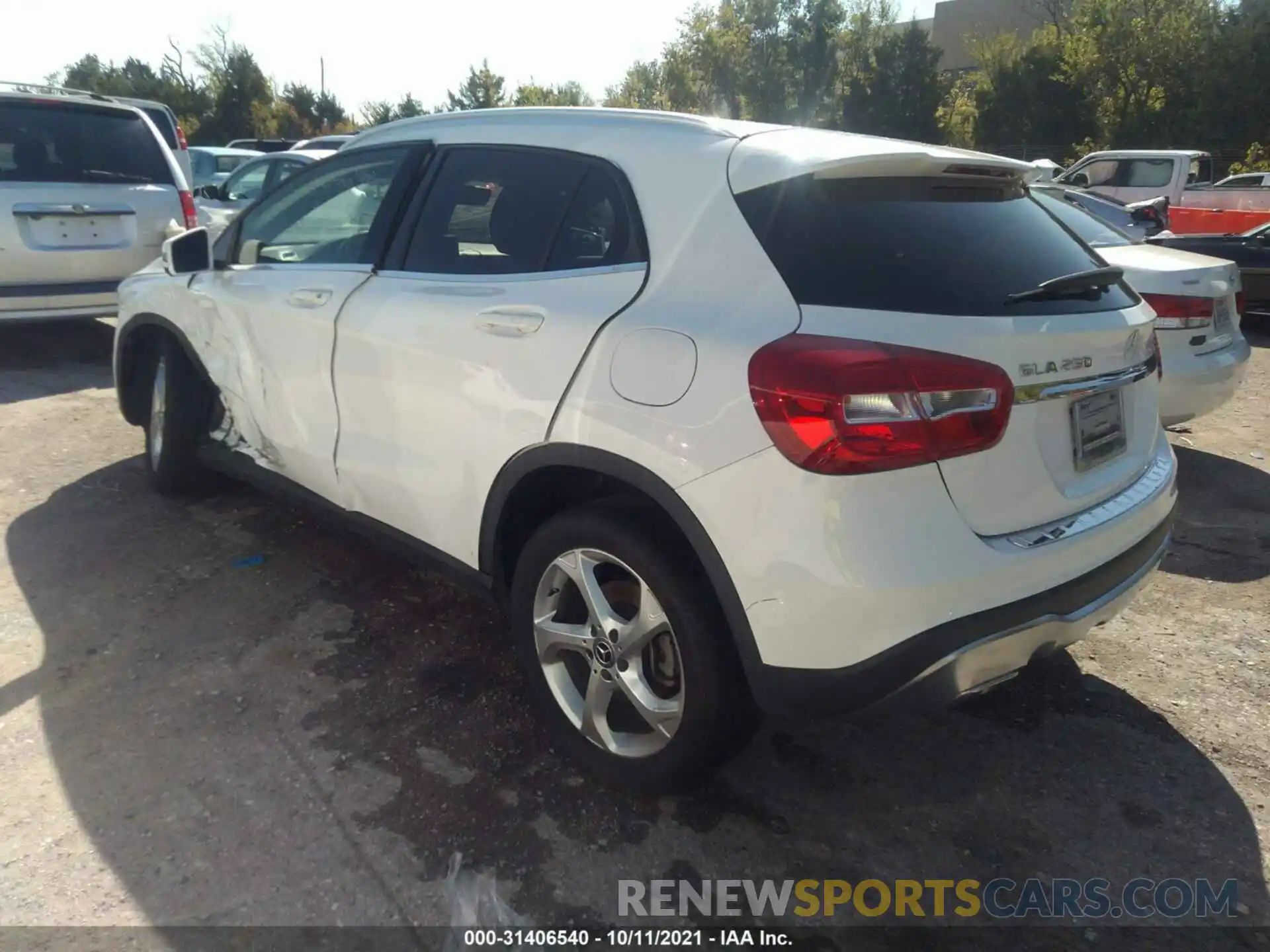 3 Photograph of a damaged car WDCTG4EB8LU023835 MERCEDES-BENZ GLA 2020