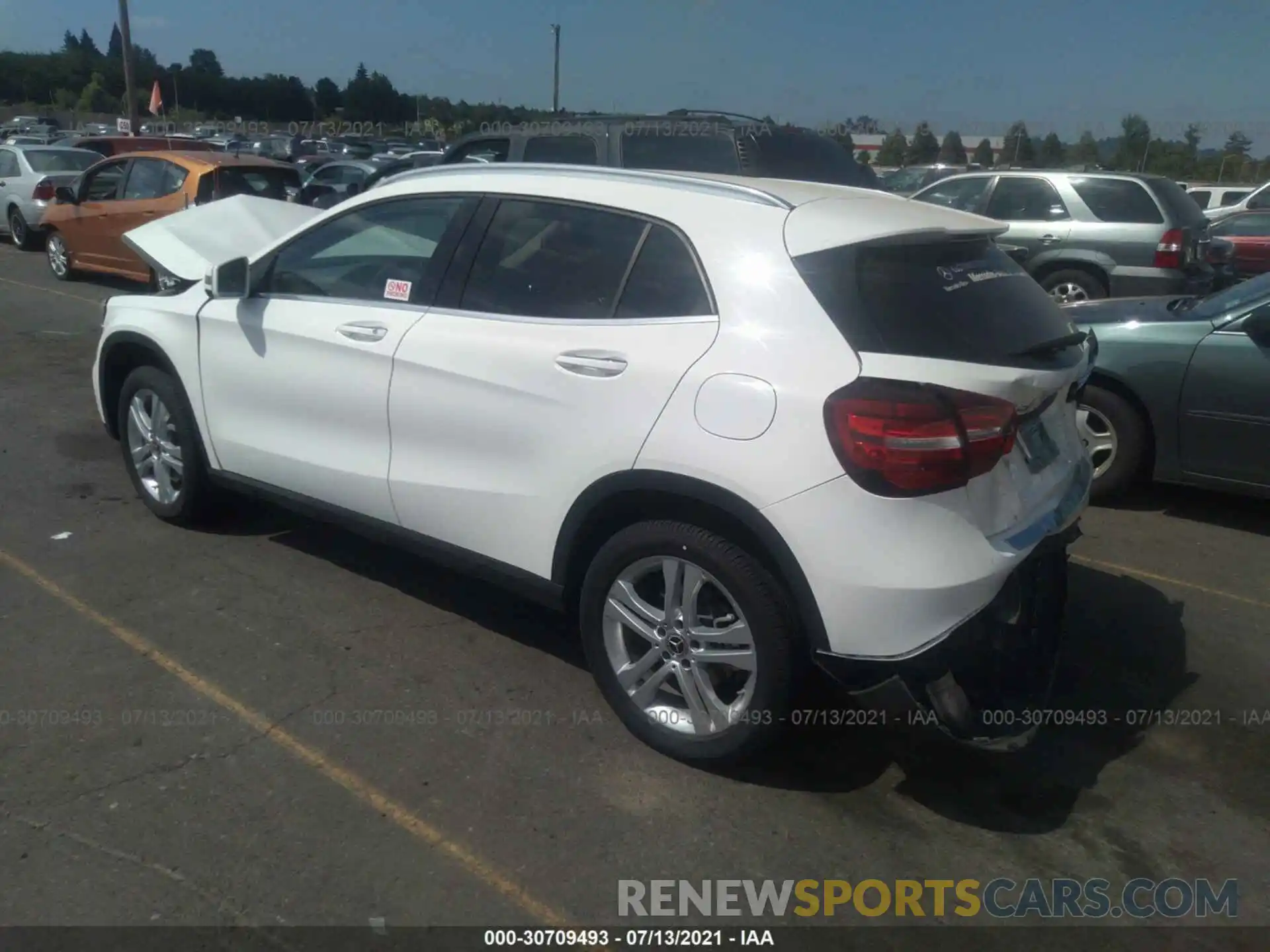 3 Photograph of a damaged car WDCTG4GB2LU021723 MERCEDES-BENZ GLA 2020