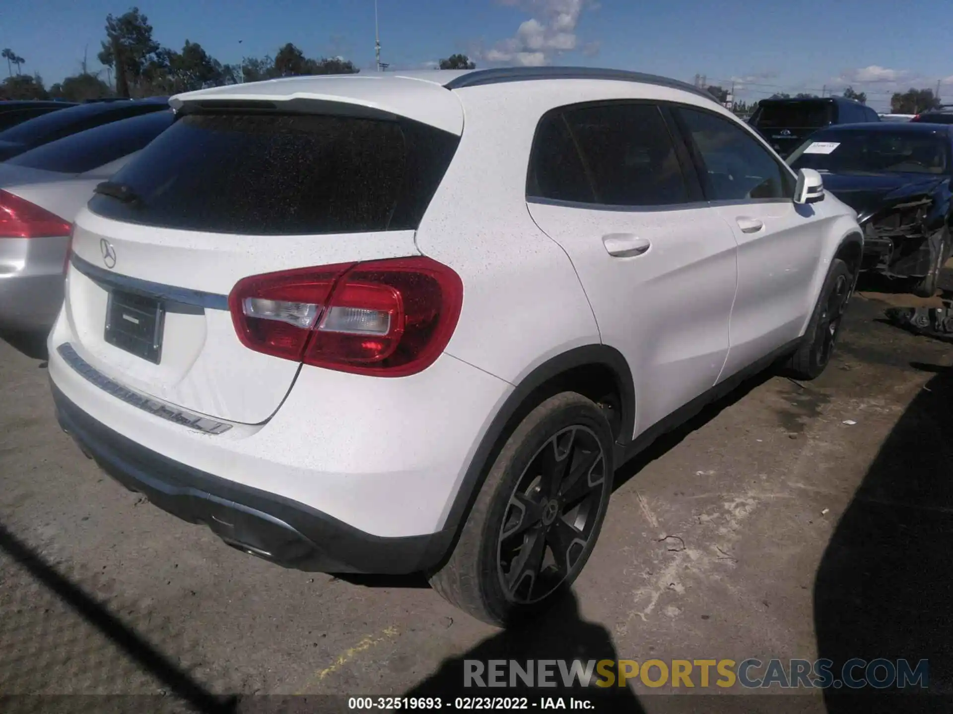 4 Photograph of a damaged car WDCTG4GB4LJ649817 MERCEDES-BENZ GLA 2020