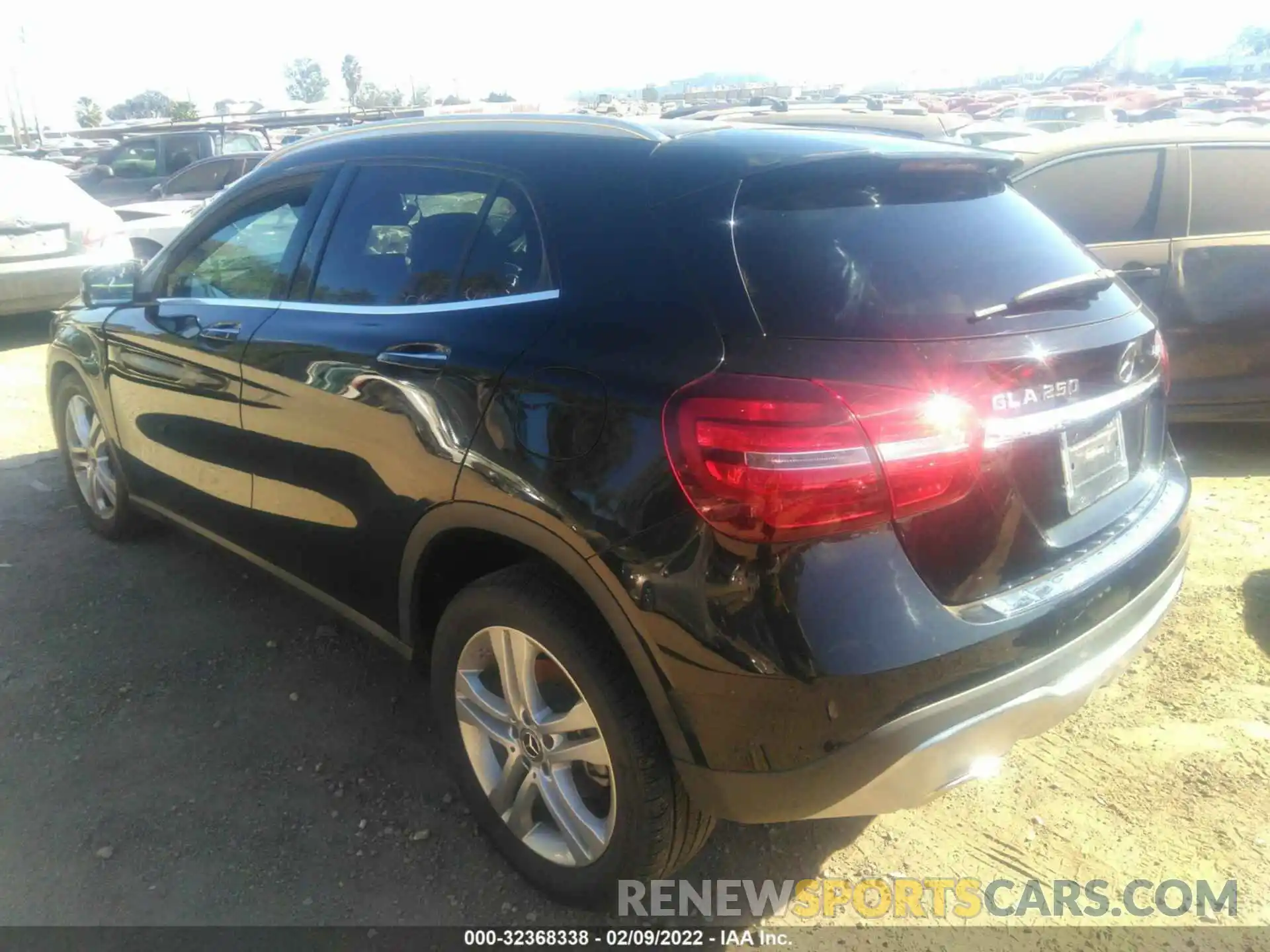 3 Photograph of a damaged car WDCTG4GB6LJ660544 MERCEDES-BENZ GLA 2020