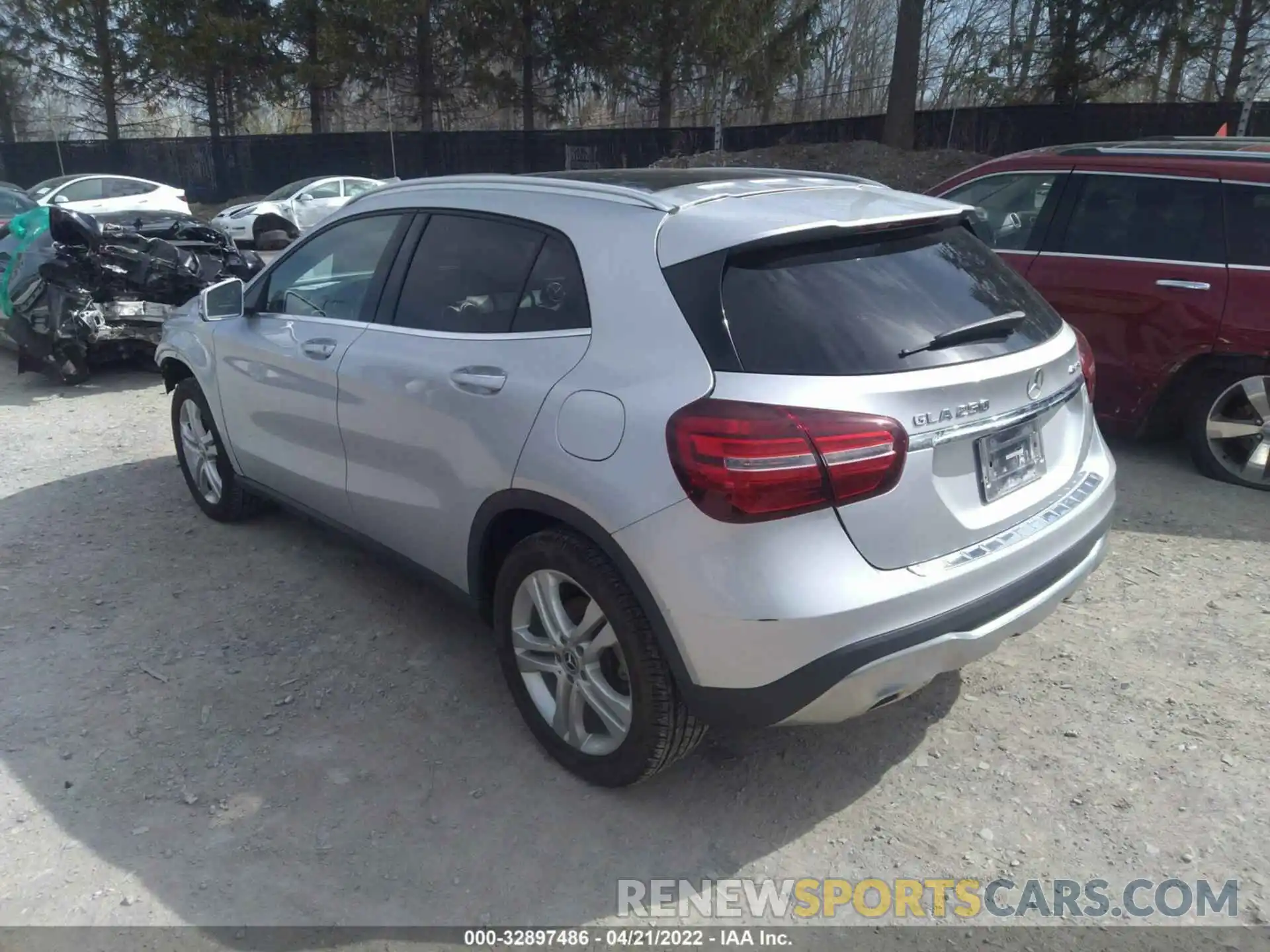 3 Photograph of a damaged car WDCTG4GB7LJ658432 MERCEDES-BENZ GLA 2020