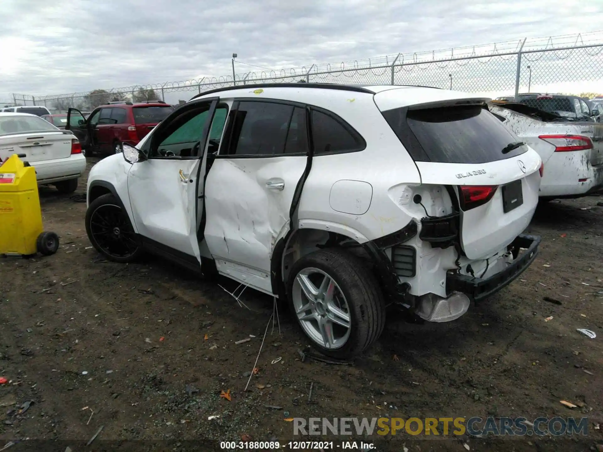 3 Photograph of a damaged car W1N4N4GB9MJ161229 MERCEDES-BENZ GLA 2021