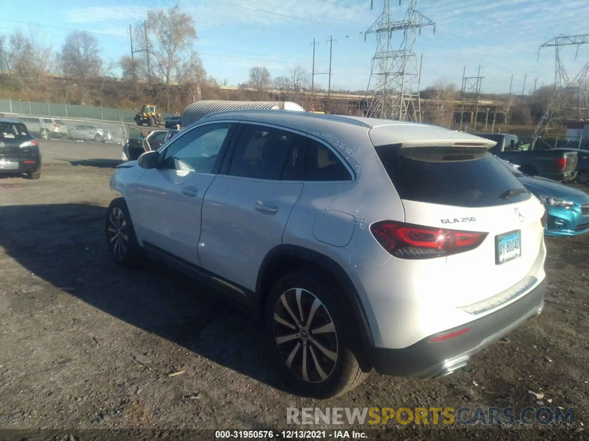 3 Photograph of a damaged car W1N4N4HB4MJ183315 MERCEDES-BENZ GLA 2021