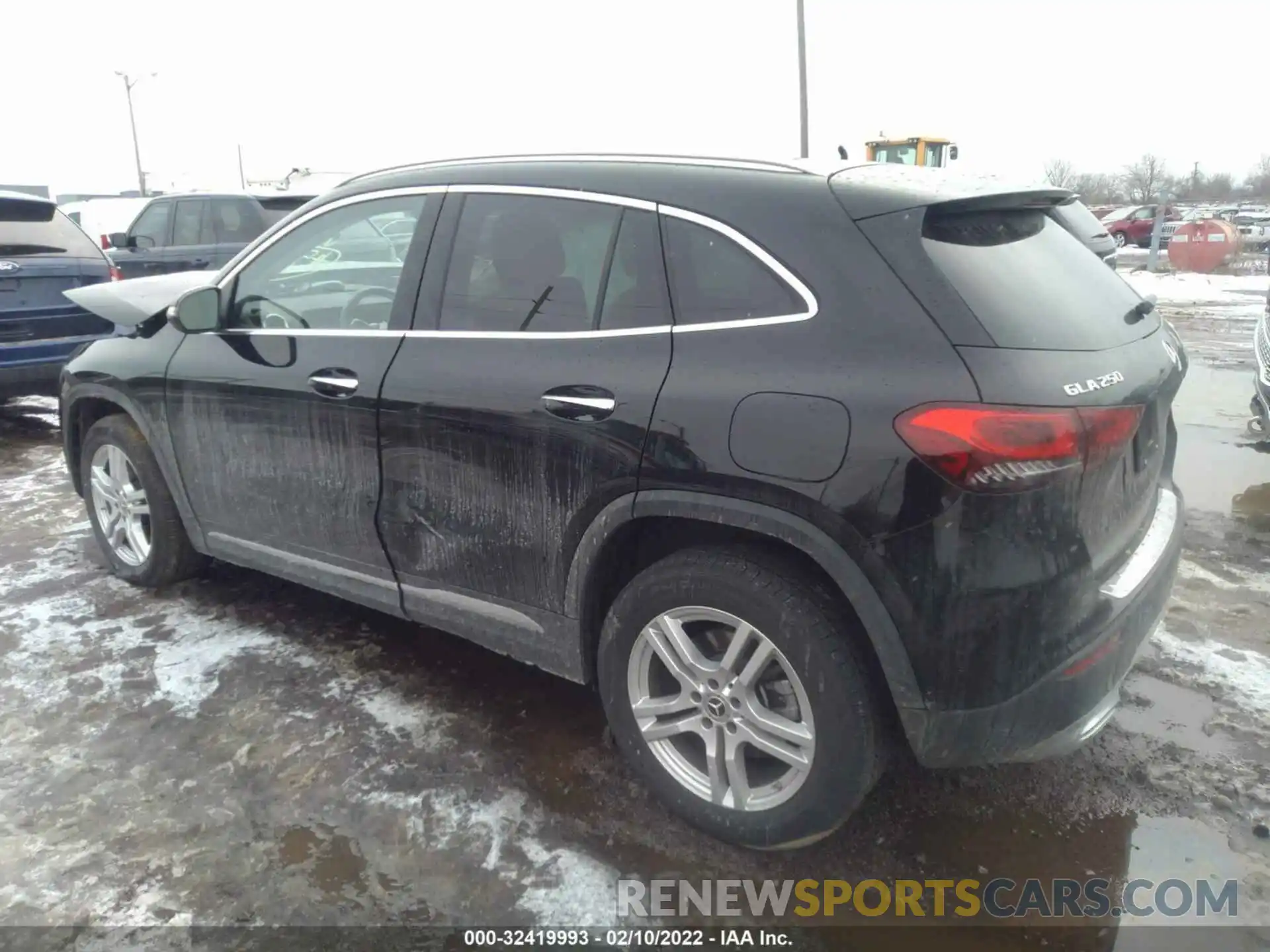 3 Photograph of a damaged car W1N4N4HB7MJ286342 MERCEDES-BENZ GLA 2021