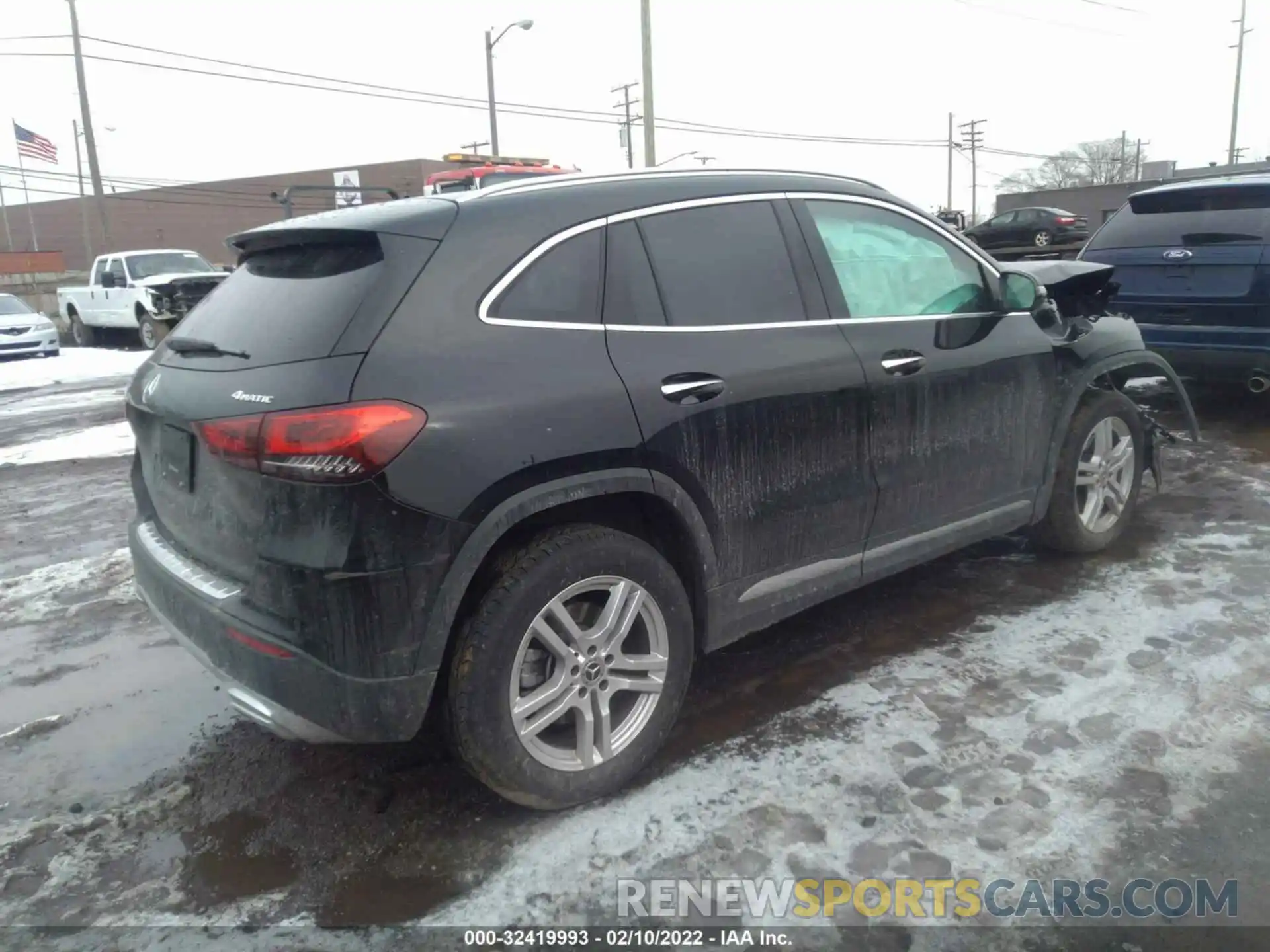 4 Photograph of a damaged car W1N4N4HB7MJ286342 MERCEDES-BENZ GLA 2021