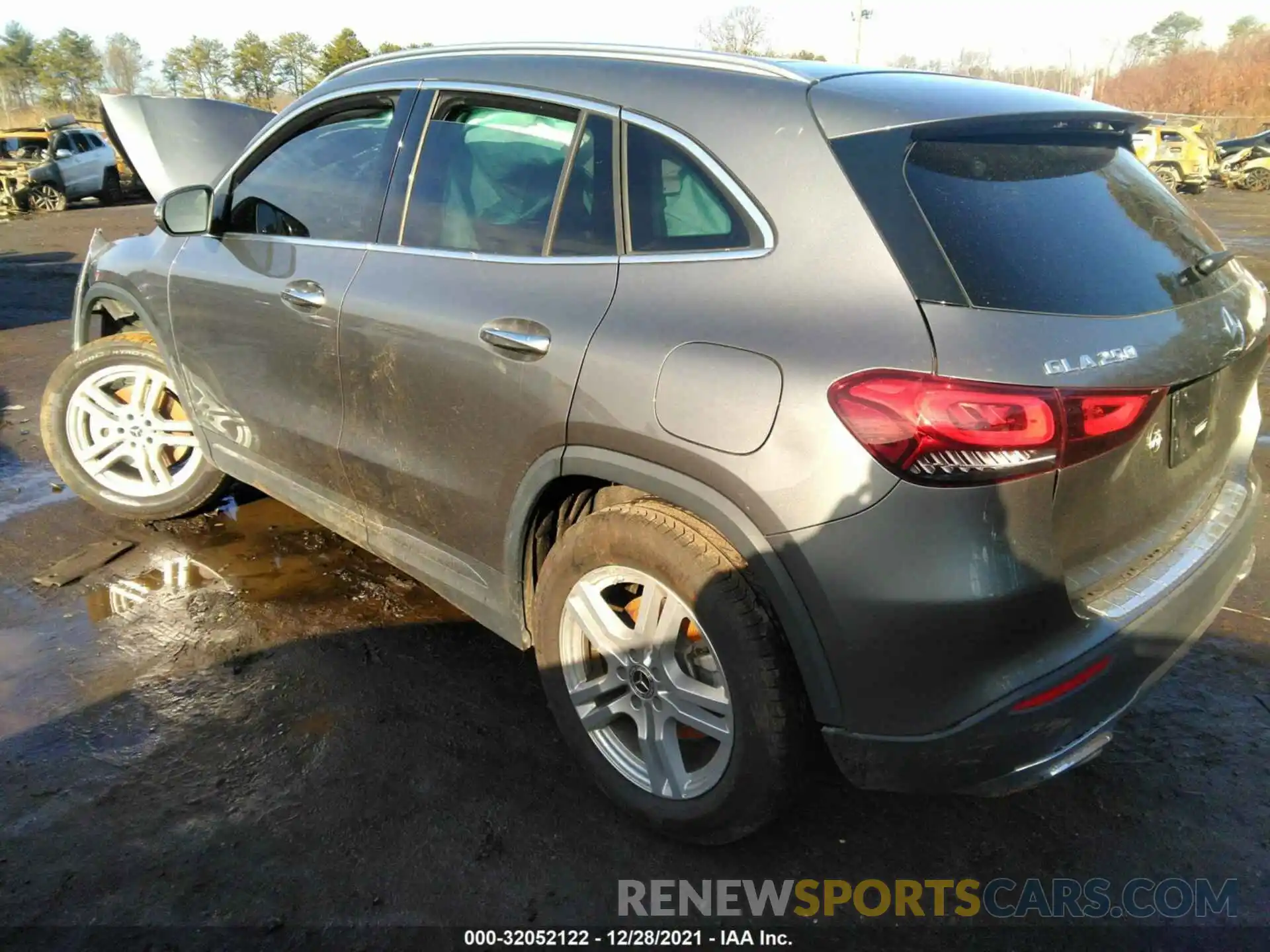 3 Photograph of a damaged car W1N4N4HB8MJ197010 MERCEDES-BENZ GLA 2021