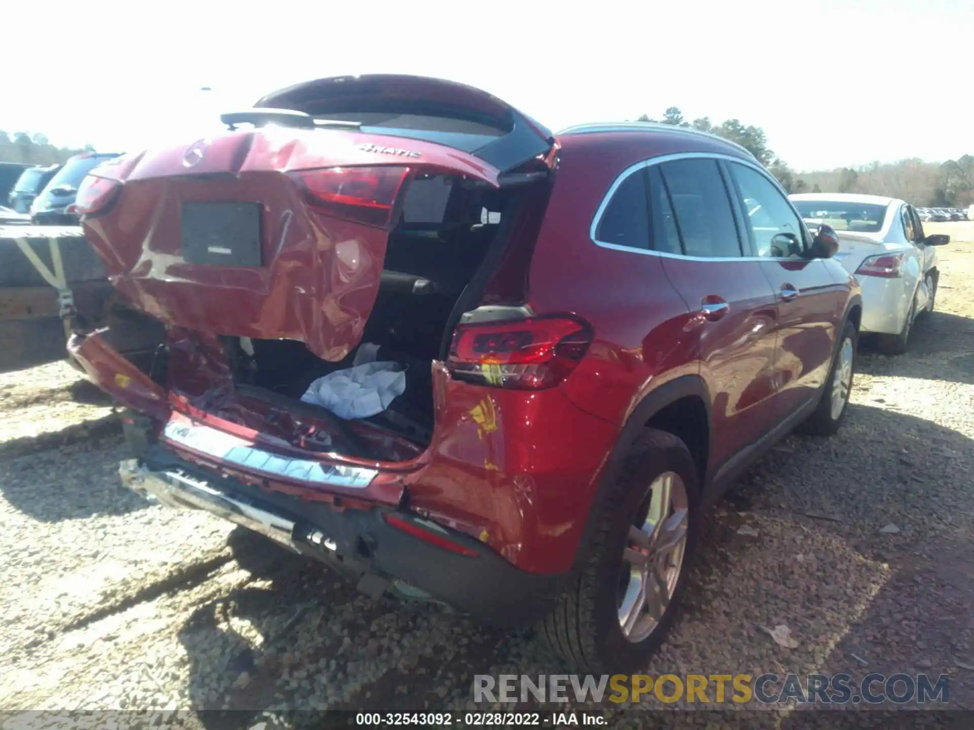 4 Photograph of a damaged car W1N4N4HB8MJ233357 MERCEDES-BENZ GLA 2021