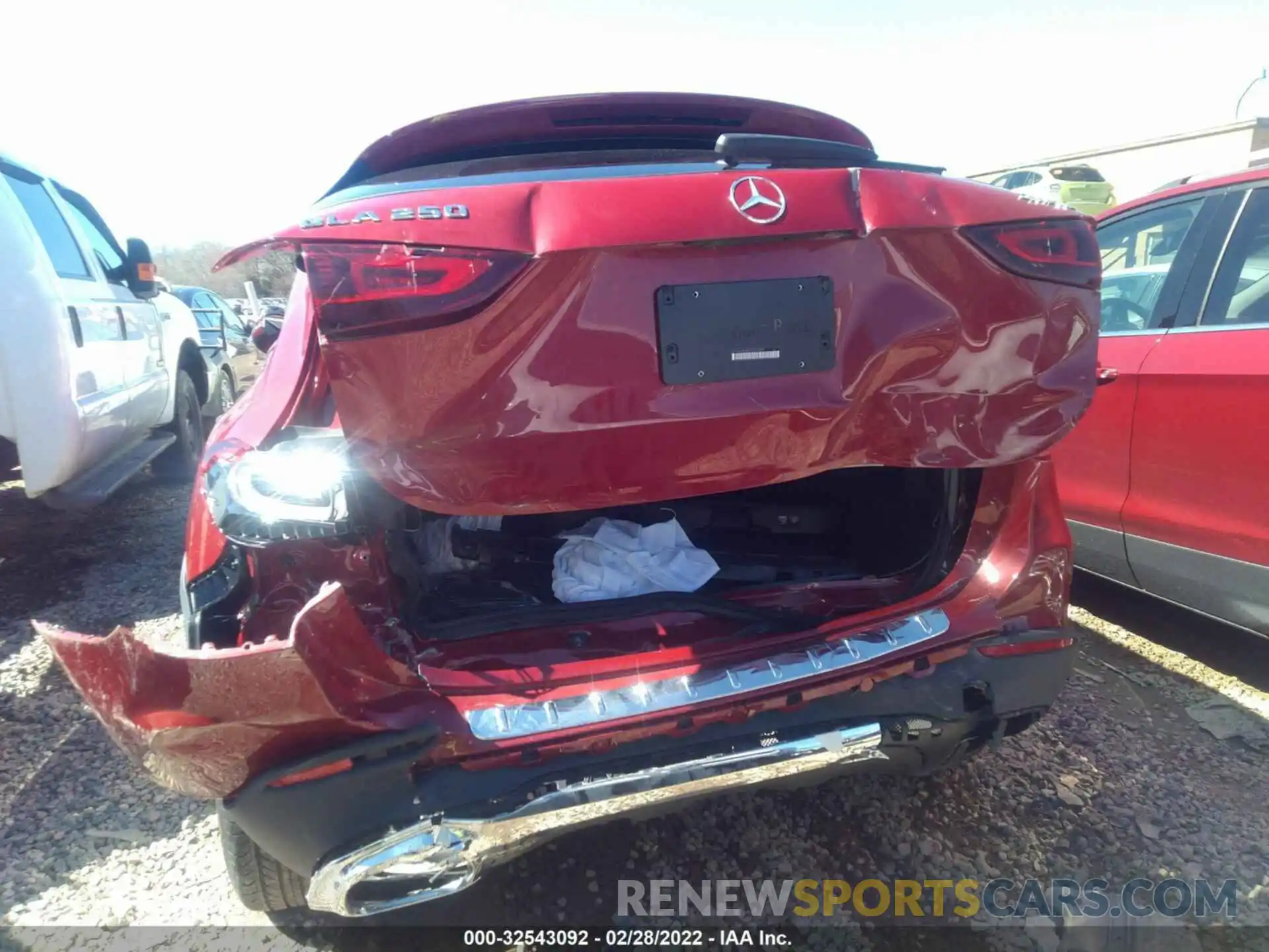 6 Photograph of a damaged car W1N4N4HB8MJ233357 MERCEDES-BENZ GLA 2021