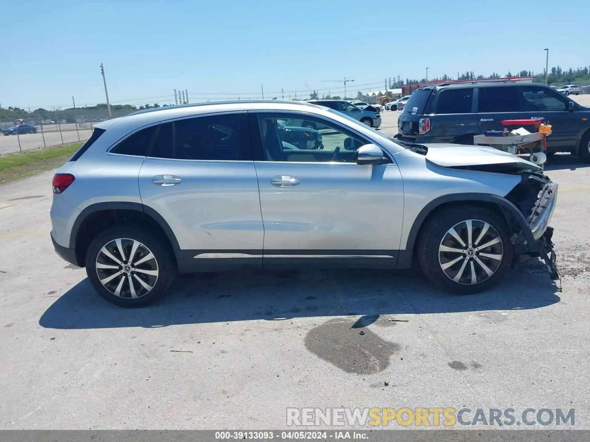 12 Photograph of a damaged car W1N4N4HB9MJ207897 MERCEDES-BENZ GLA 2021