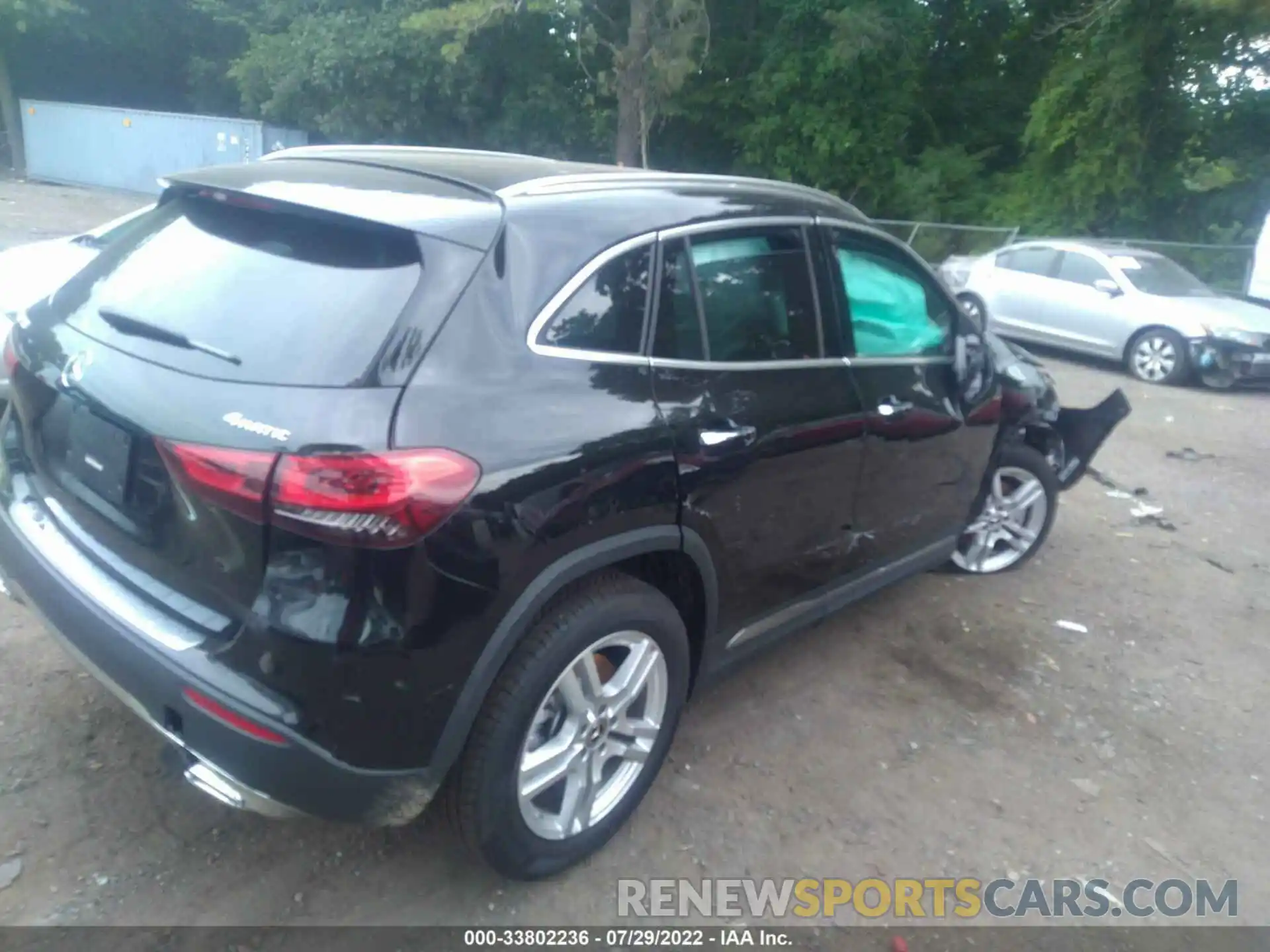 4 Photograph of a damaged car W1N4N4HB3NJ400550 MERCEDES-BENZ GLA 2022