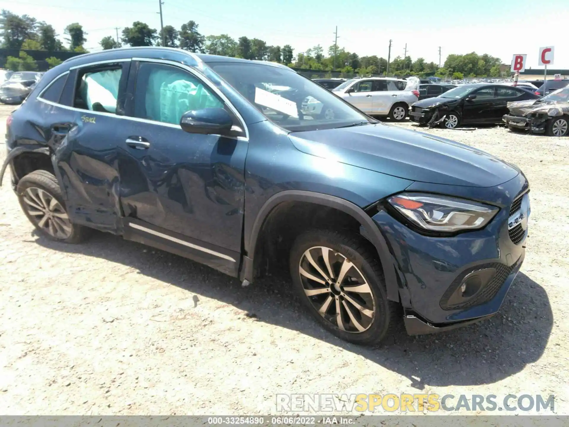 1 Photograph of a damaged car W1N4N4HB7NJ377516 MERCEDES-BENZ GLA 2022