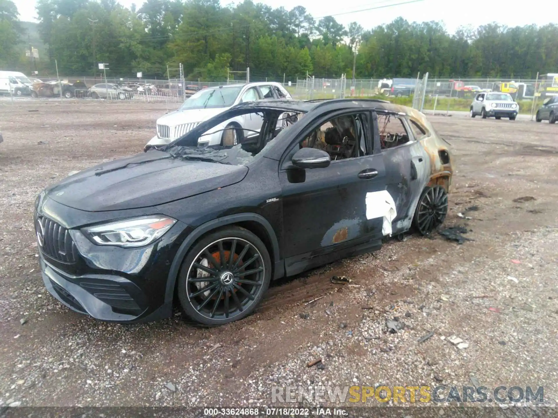 2 Photograph of a damaged car W1N4N5BB2NJ346818 MERCEDES-BENZ GLA 2022