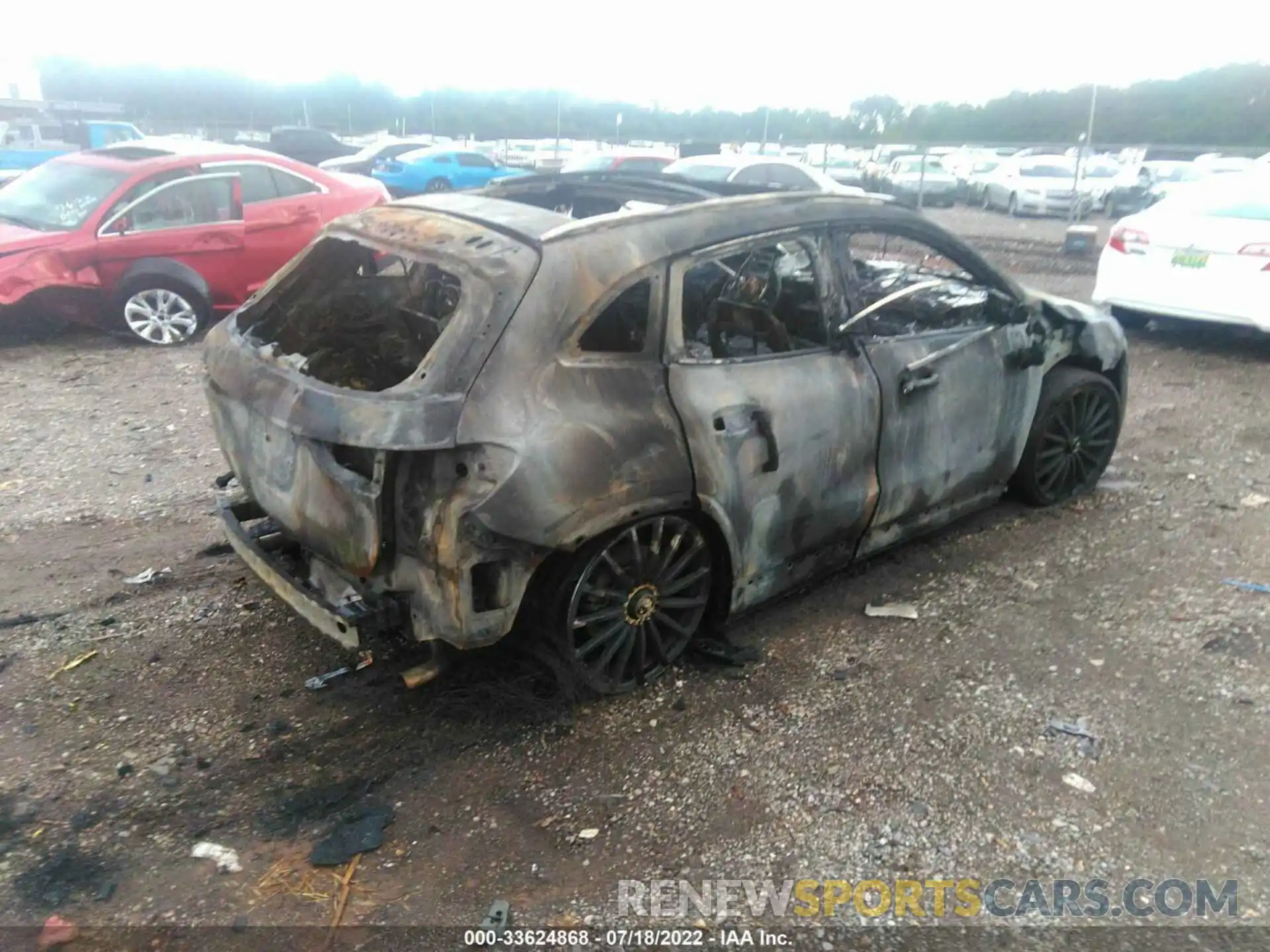 4 Photograph of a damaged car W1N4N5BB2NJ346818 MERCEDES-BENZ GLA 2022