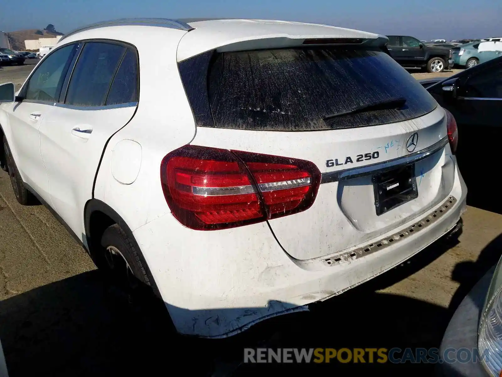 3 Photograph of a damaged car WDCTG4EB0KJ550218 MERCEDES-BENZ GLA 250 2019