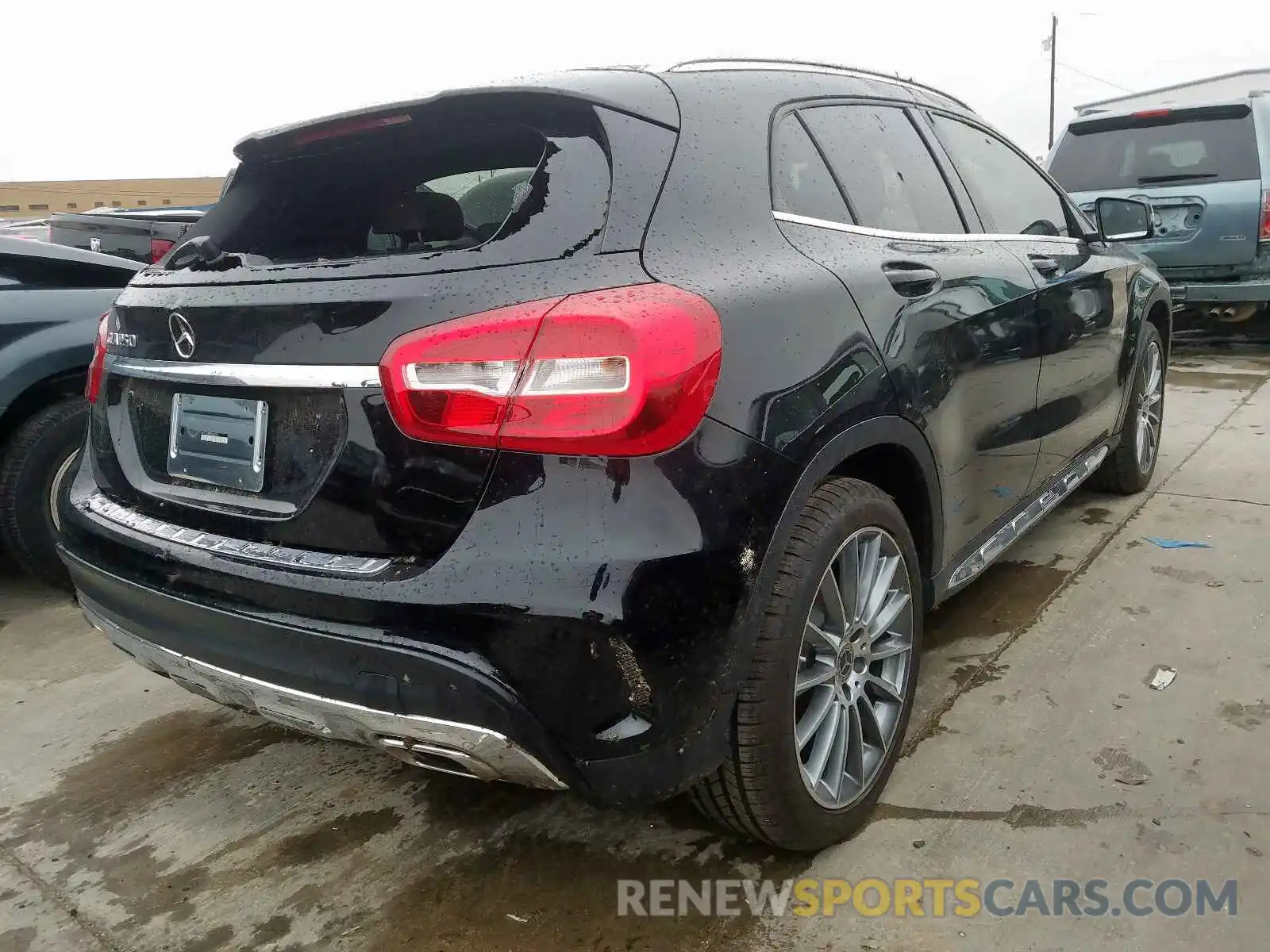 4 Фотография поврежденного автомобиля WDCTG4EB0KJ553393 MERCEDES-BENZ GLA 250 2019