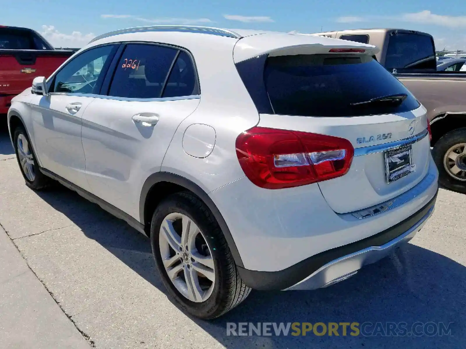 3 Photograph of a damaged car WDCTG4EB0KU012309 MERCEDES-BENZ GLA 250 2019