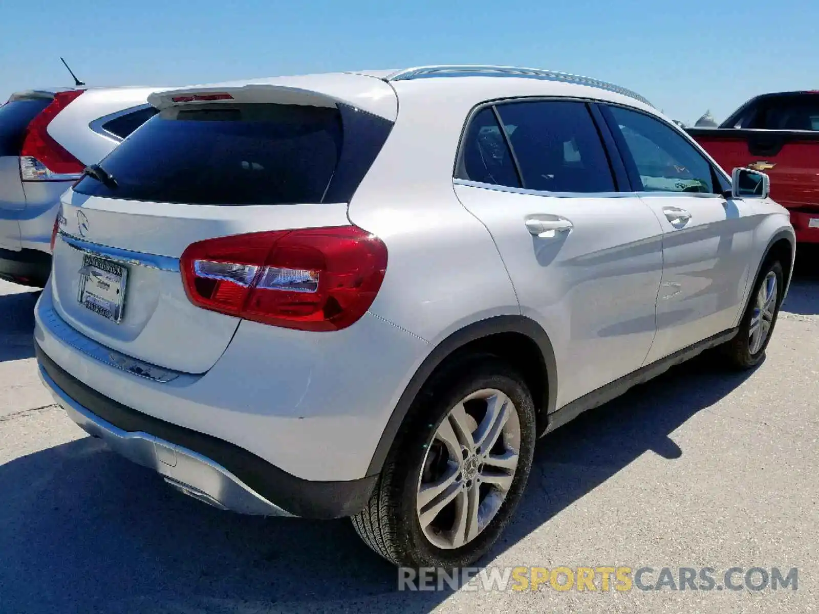 4 Photograph of a damaged car WDCTG4EB0KU012309 MERCEDES-BENZ GLA 250 2019