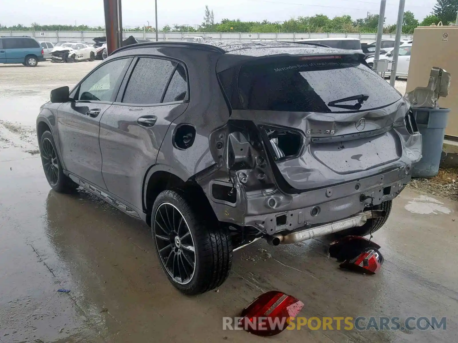 3 Photograph of a damaged car WDCTG4EB2KJ571412 MERCEDES-BENZ GLA 250 2019