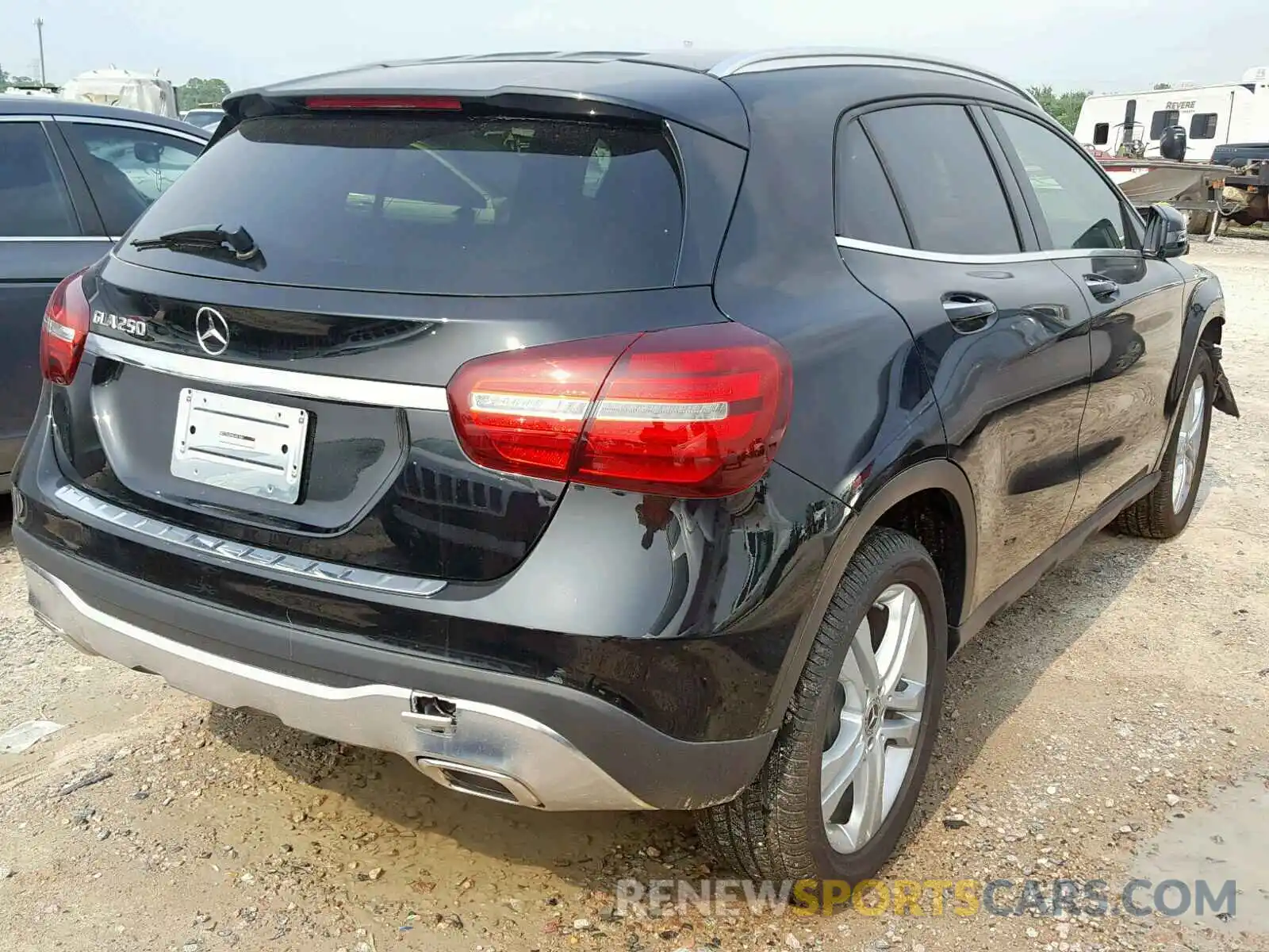 4 Photograph of a damaged car WDCTG4EB2KU001859 MERCEDES-BENZ GLA 250 2019