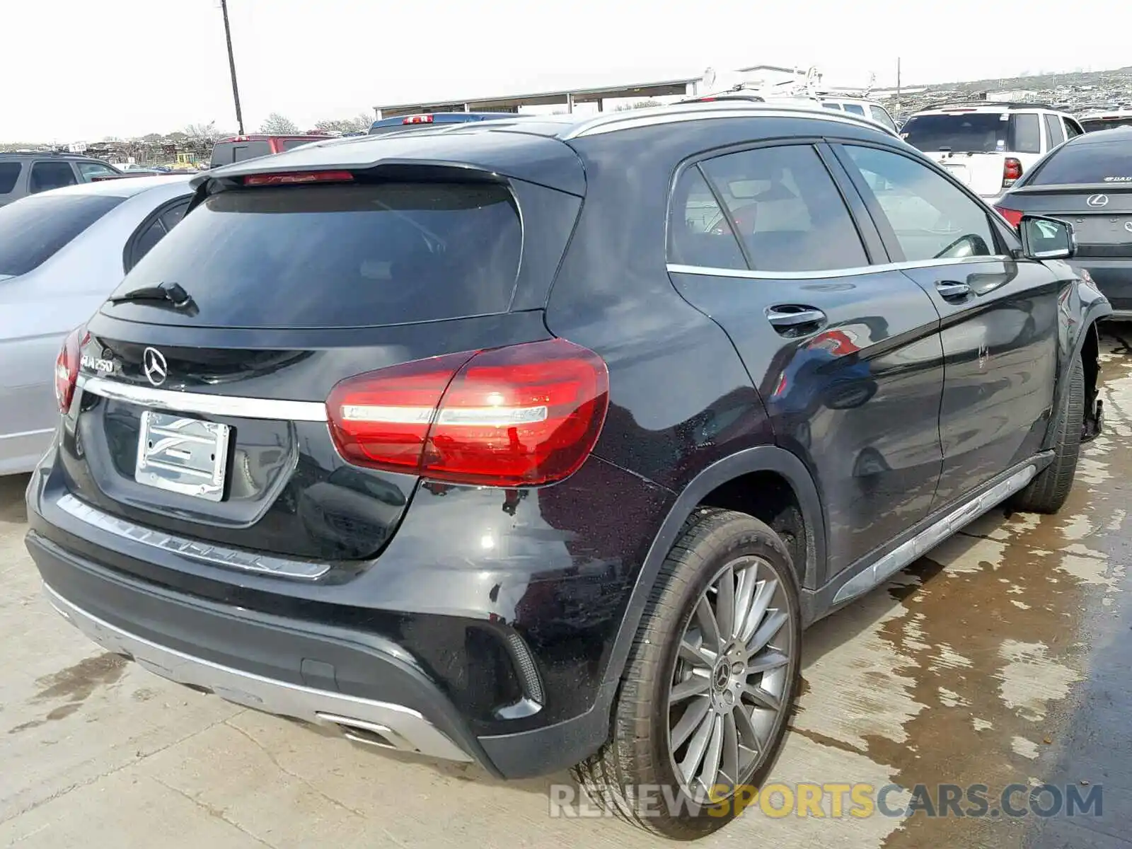 4 Фотография поврежденного автомобиля WDCTG4EB4KU003662 MERCEDES-BENZ GLA 250 2019