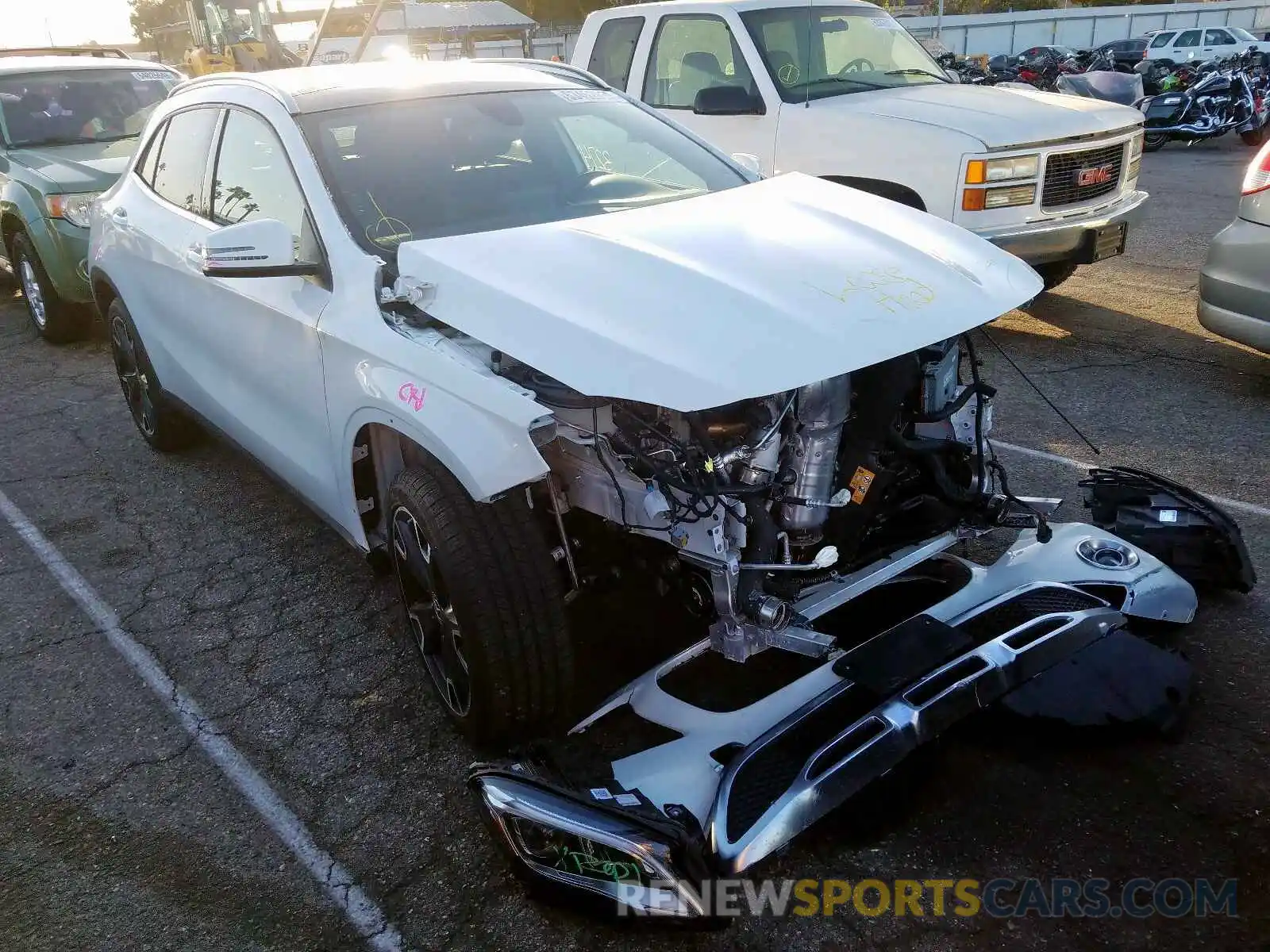 1 Photograph of a damaged car WDCTG4EB5KJ595364 MERCEDES-BENZ GLA 250 2019