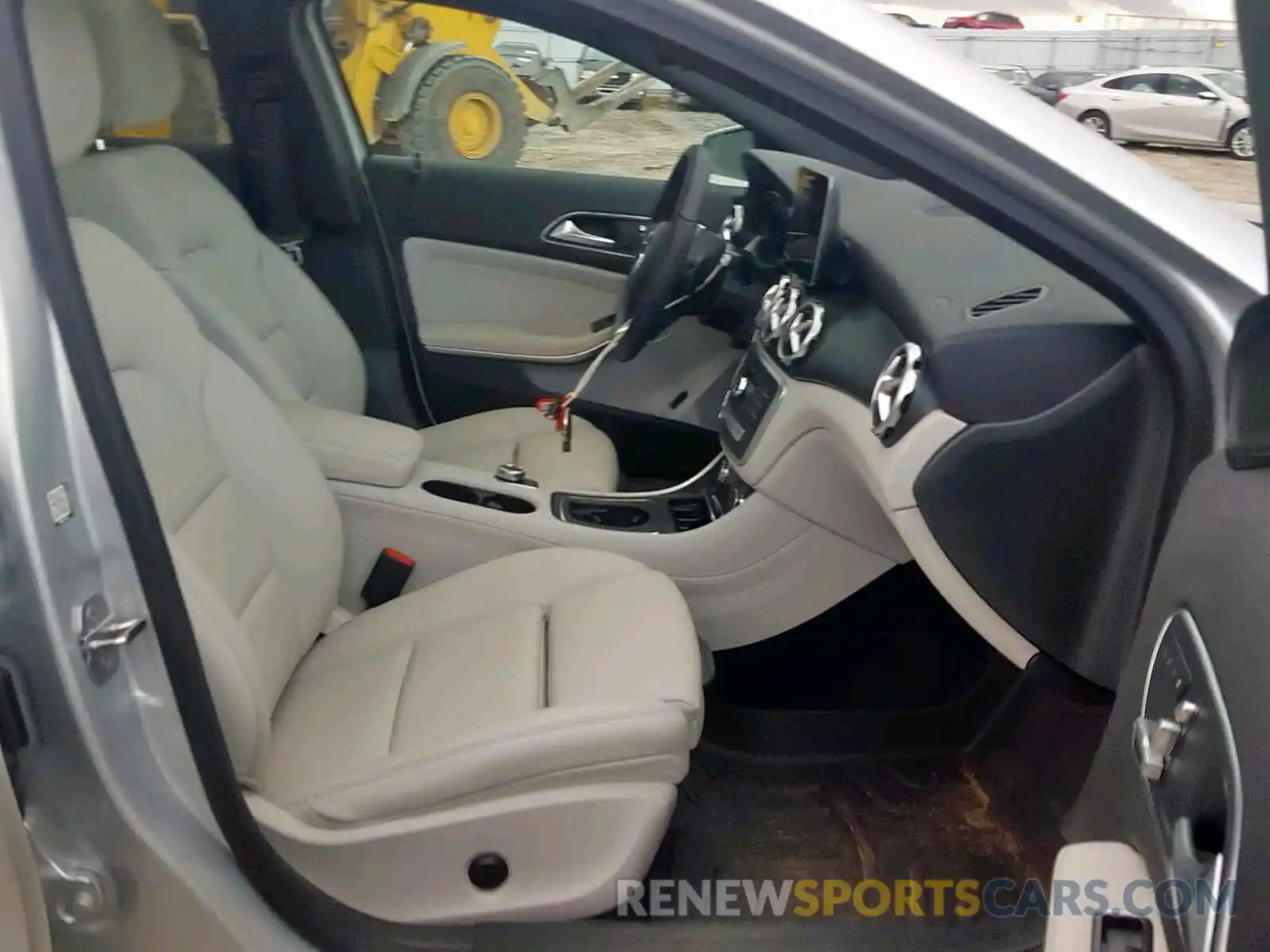 5 Photograph of a damaged car WDCTG4EB6KU000844 MERCEDES-BENZ GLA 250 2019