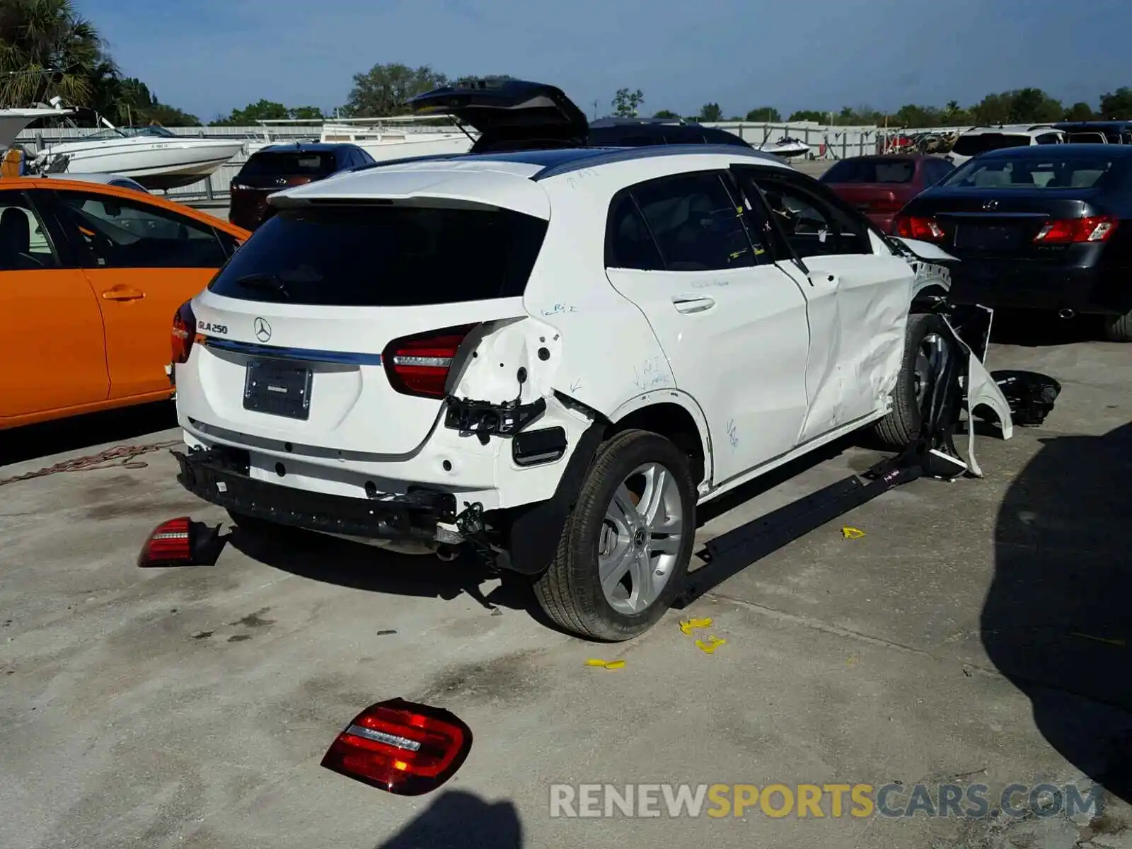 4 Photograph of a damaged car WDCTG4EB6KU002593 MERCEDES-BENZ GLA 250 2019