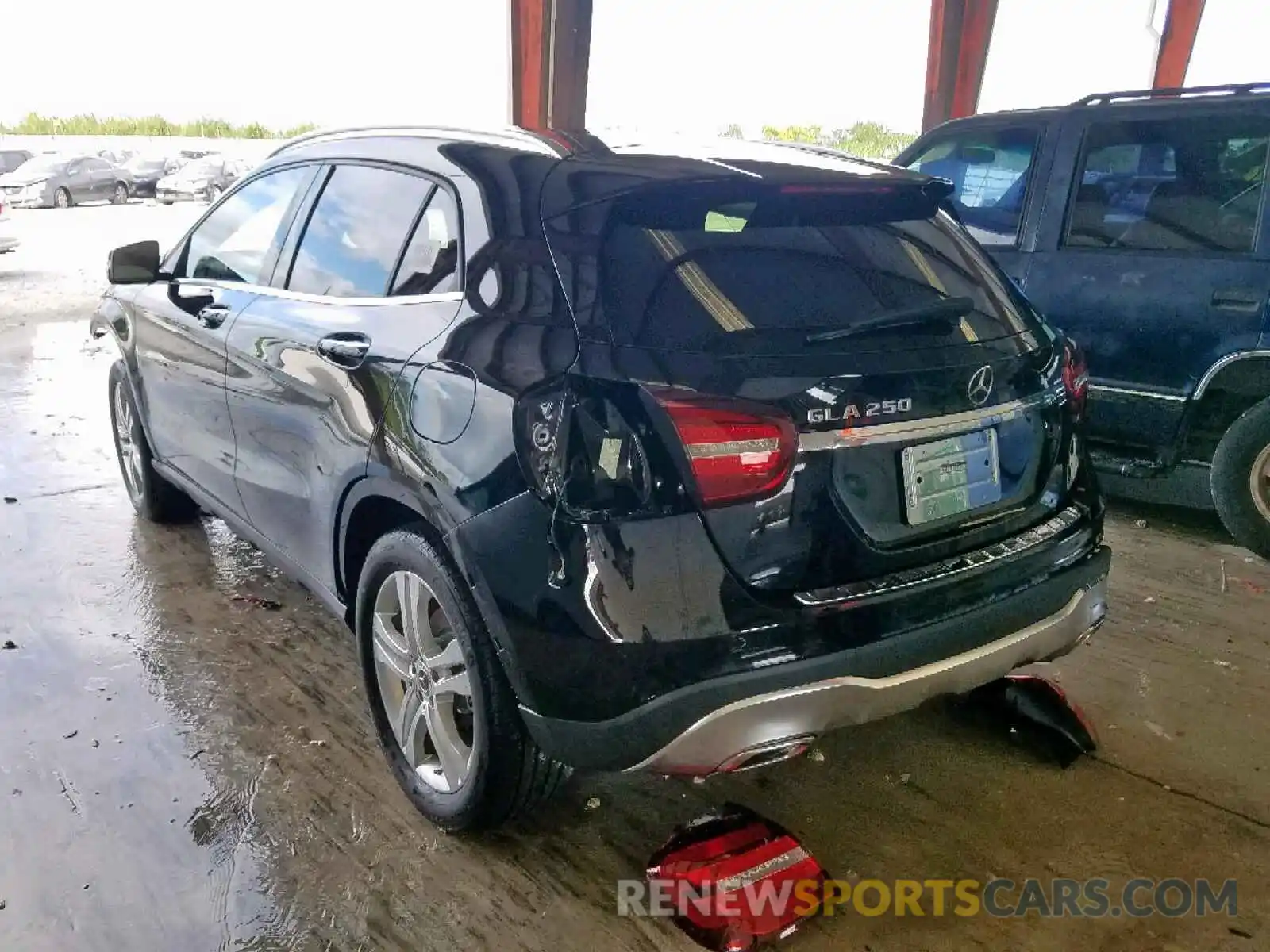 3 Photograph of a damaged car WDCTG4EB6KU014145 MERCEDES-BENZ GLA 250 2019