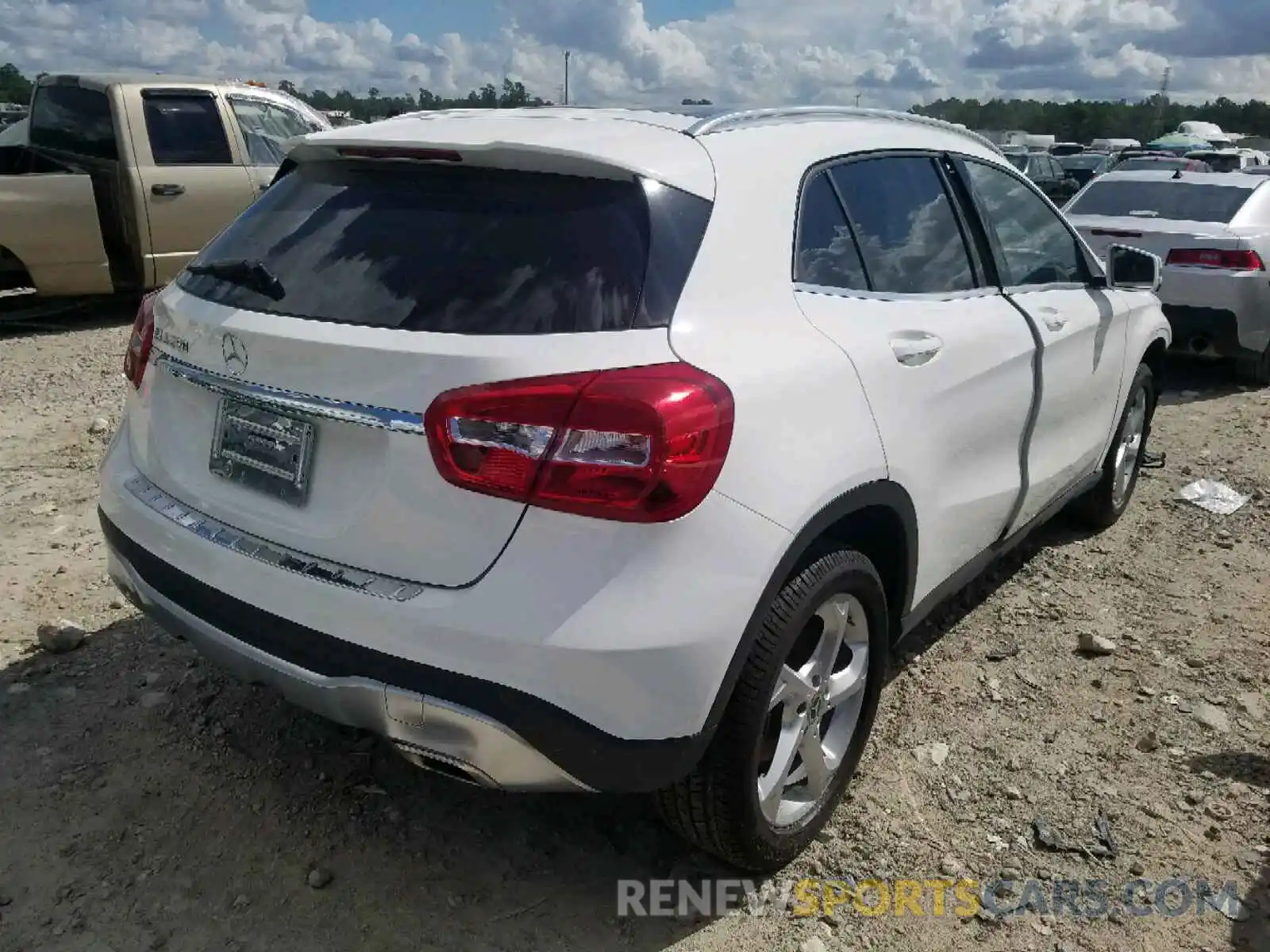 4 Photograph of a damaged car WDCTG4EB8KJ532422 MERCEDES-BENZ GLA 250 2019