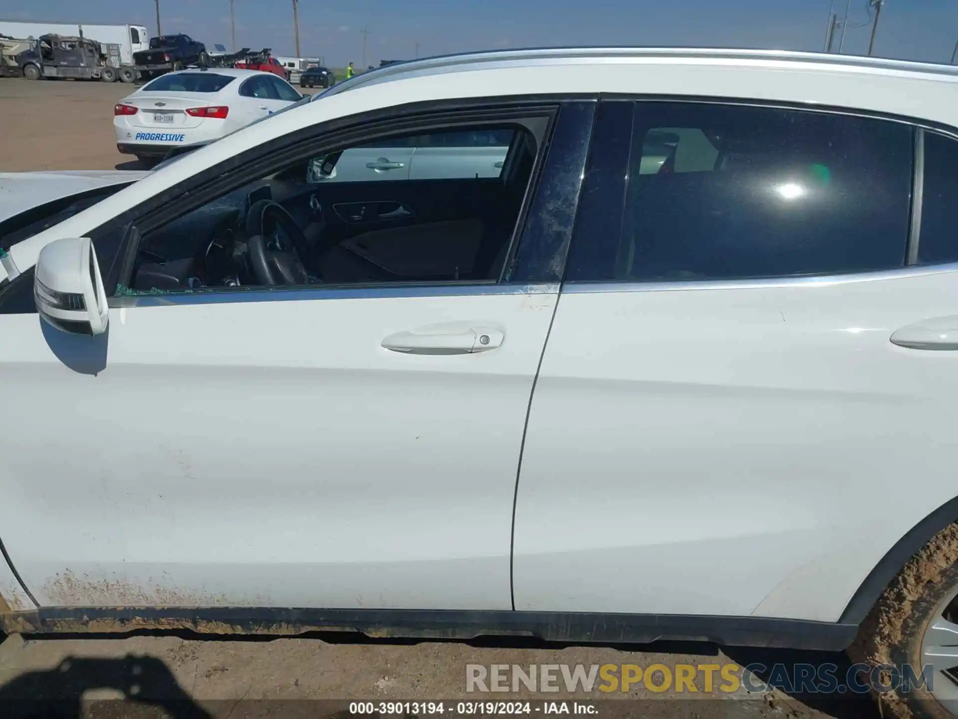 14 Photograph of a damaged car W1NTG4EB1LU029135 MERCEDES-BENZ GLA 250 2020