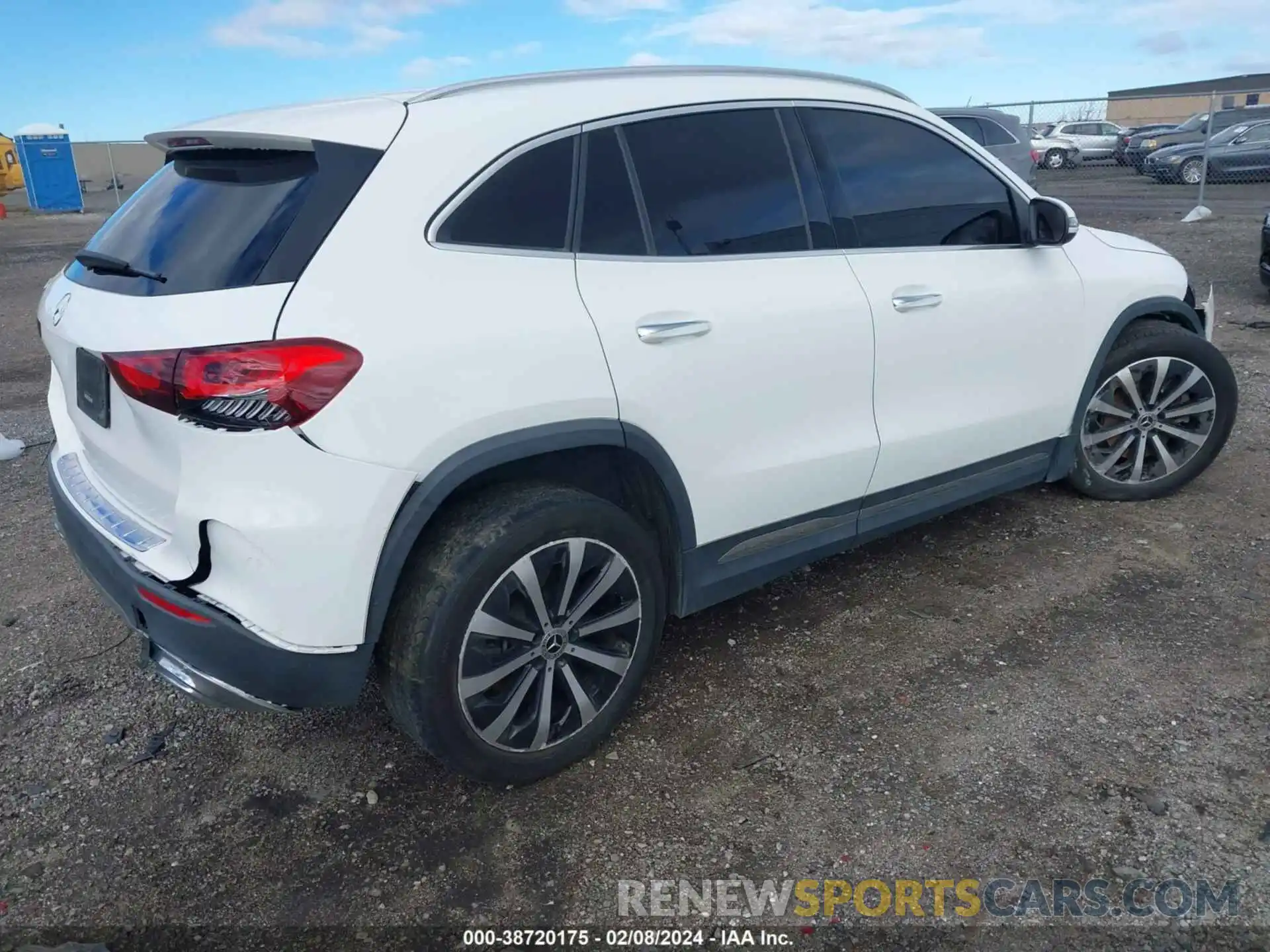 4 Photograph of a damaged car W1N4N4GB4MJ311652 MERCEDES-BENZ GLA 250 2021