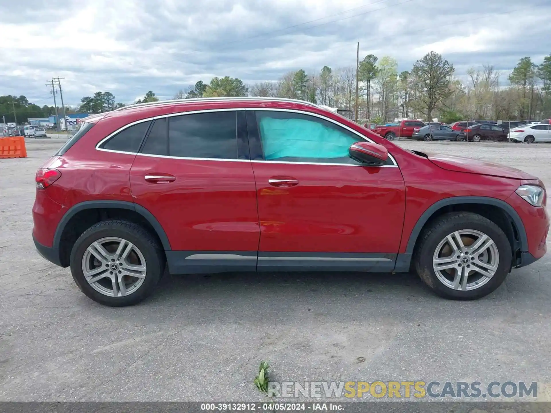 13 Photograph of a damaged car W1N4N4HB8MJ207521 MERCEDES-BENZ GLA 250 2021