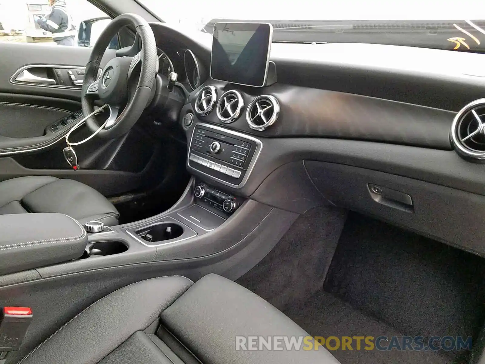 5 Photograph of a damaged car WDCTG4GB0KJ622371 MERCEDES-BENZ GLA 250 4M 2019