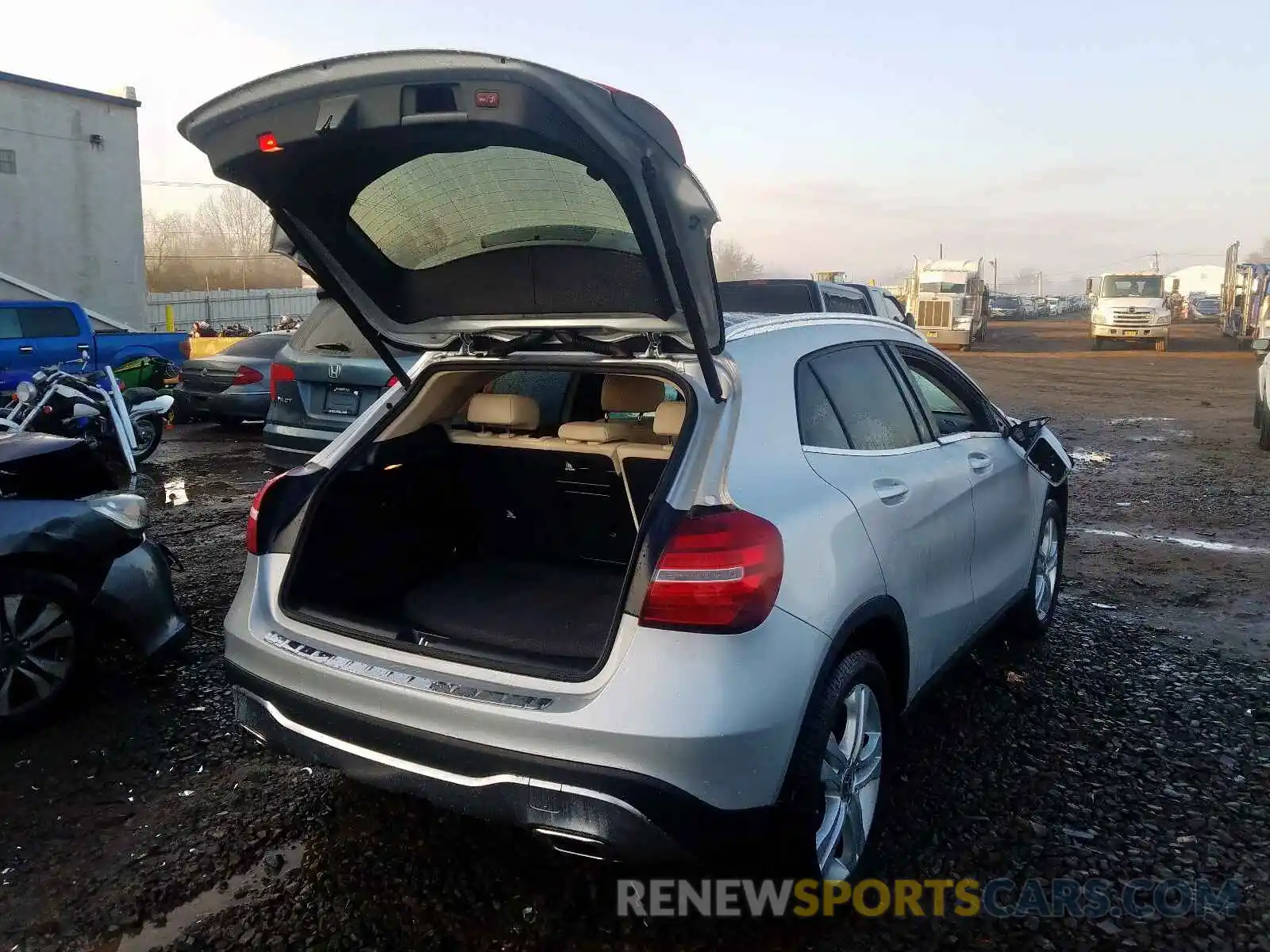 4 Photograph of a damaged car WDCTG4GB2KU016570 MERCEDES-BENZ GLA 250 4M 2019