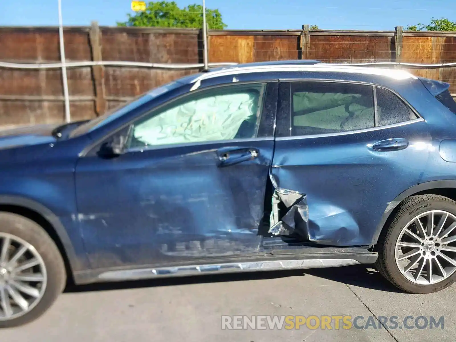 9 Photograph of a damaged car WDCTG4GB7KJ611318 MERCEDES-BENZ GLA 250 4M 2019