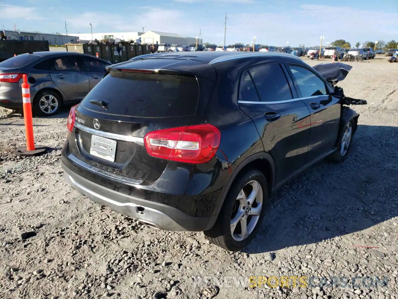 4 Photograph of a damaged car WDCTG4EB0KJ552793 MERCEDES-BENZ GLA-CLASS 2019