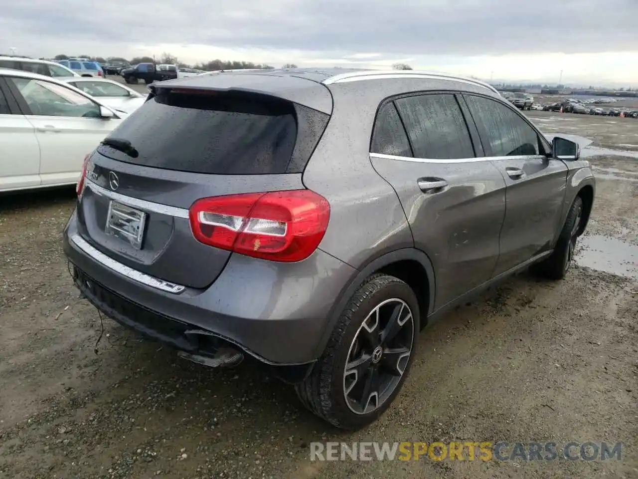 4 Photograph of a damaged car WDCTG4EB0KJ617190 MERCEDES-BENZ GLA-CLASS 2019