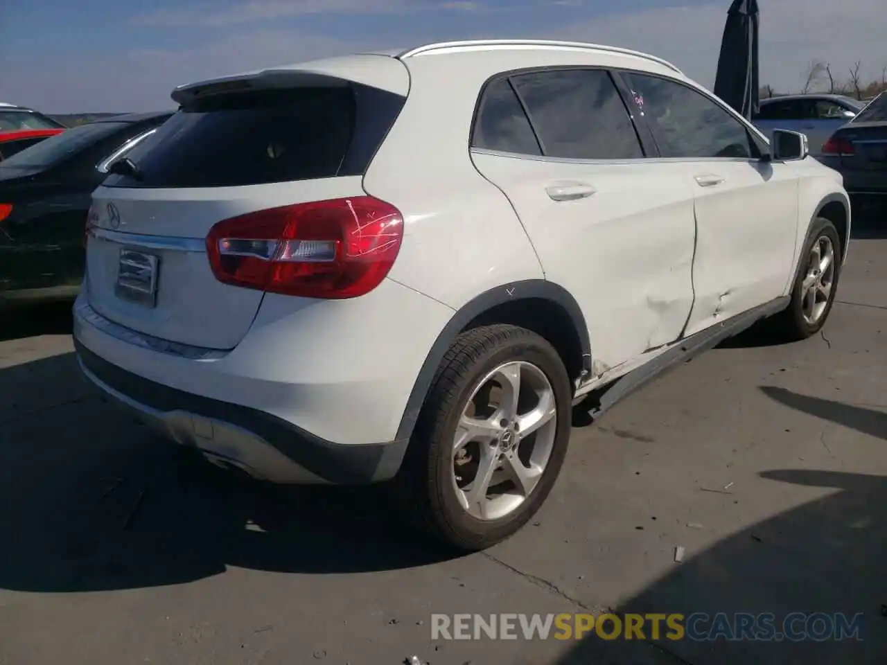 4 Photograph of a damaged car WDCTG4EB0KU003447 MERCEDES-BENZ GLA-CLASS 2019