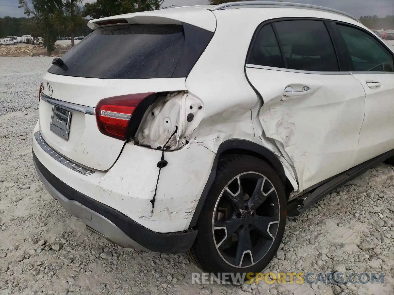 9 Photograph of a damaged car WDCTG4EB0KU007465 MERCEDES-BENZ GLA-CLASS 2019