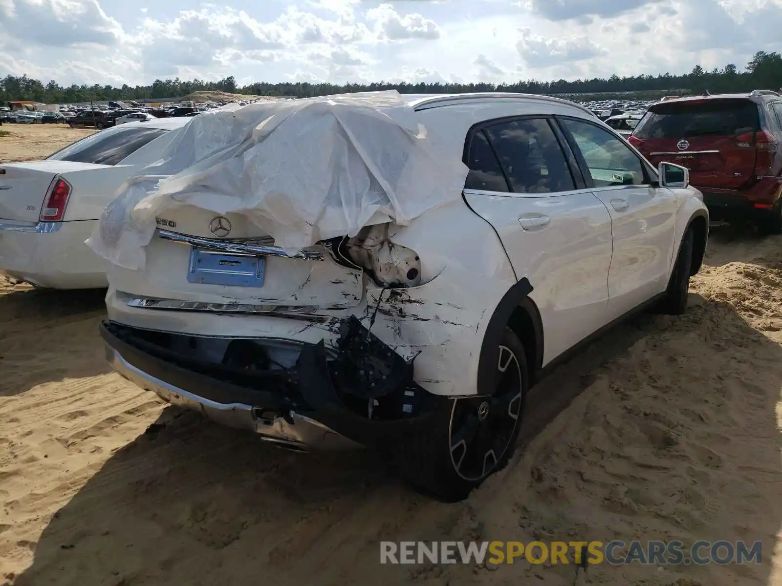 4 Photograph of a damaged car WDCTG4EB1KJ547800 MERCEDES-BENZ GLA-CLASS 2019