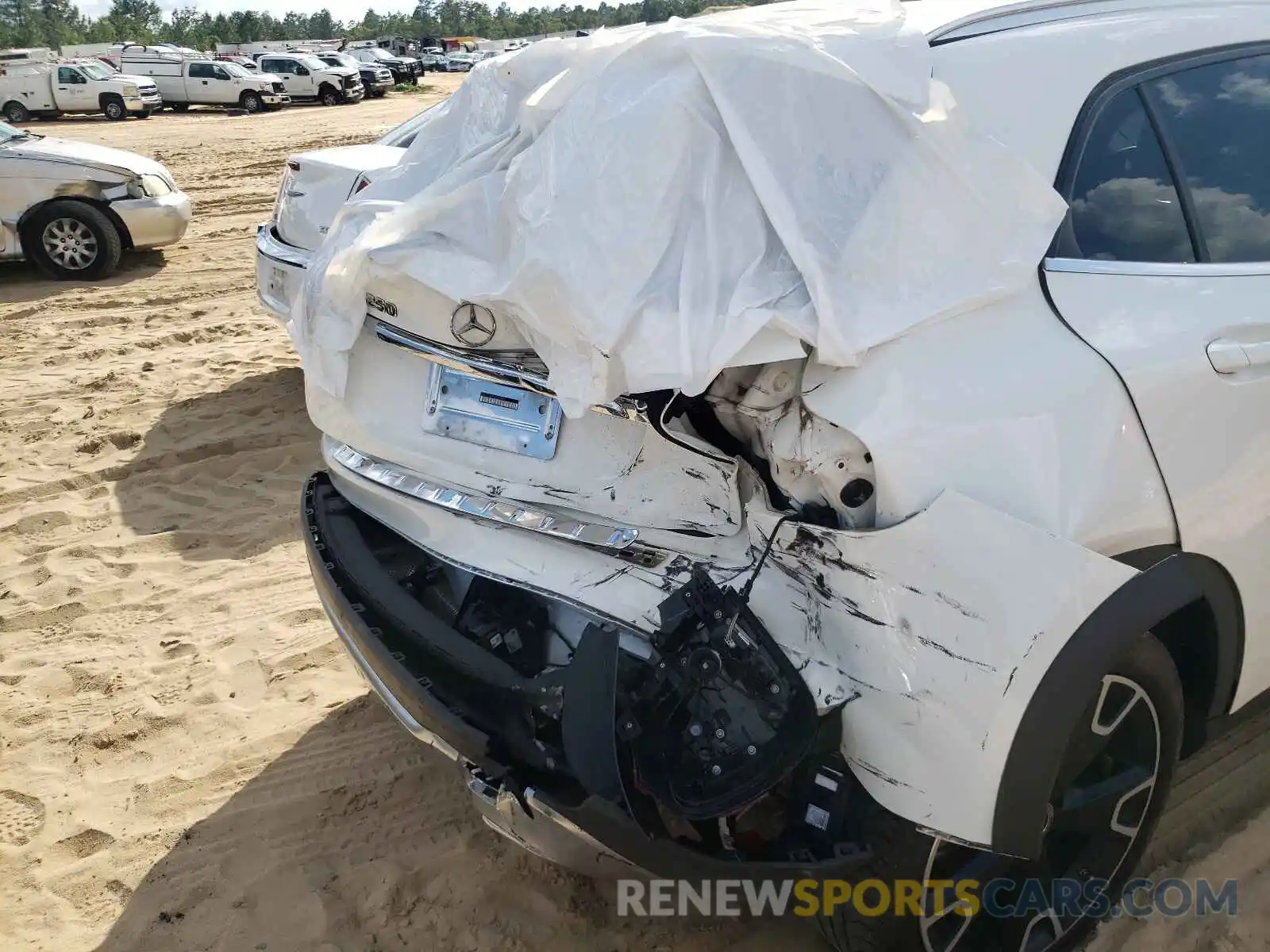 9 Photograph of a damaged car WDCTG4EB1KJ547800 MERCEDES-BENZ GLA-CLASS 2019