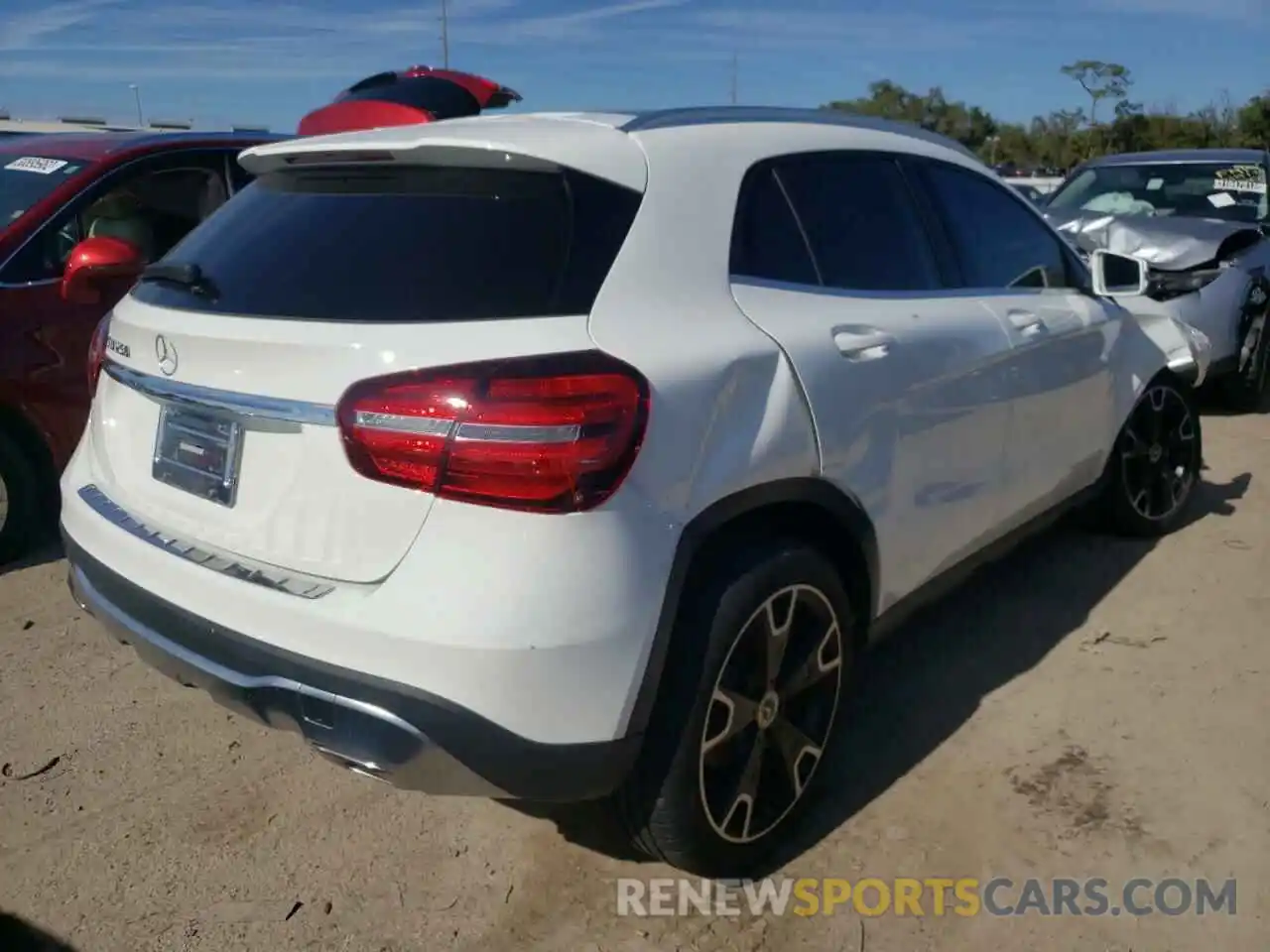 4 Photograph of a damaged car WDCTG4EB1KJ629803 MERCEDES-BENZ GLA-CLASS 2019