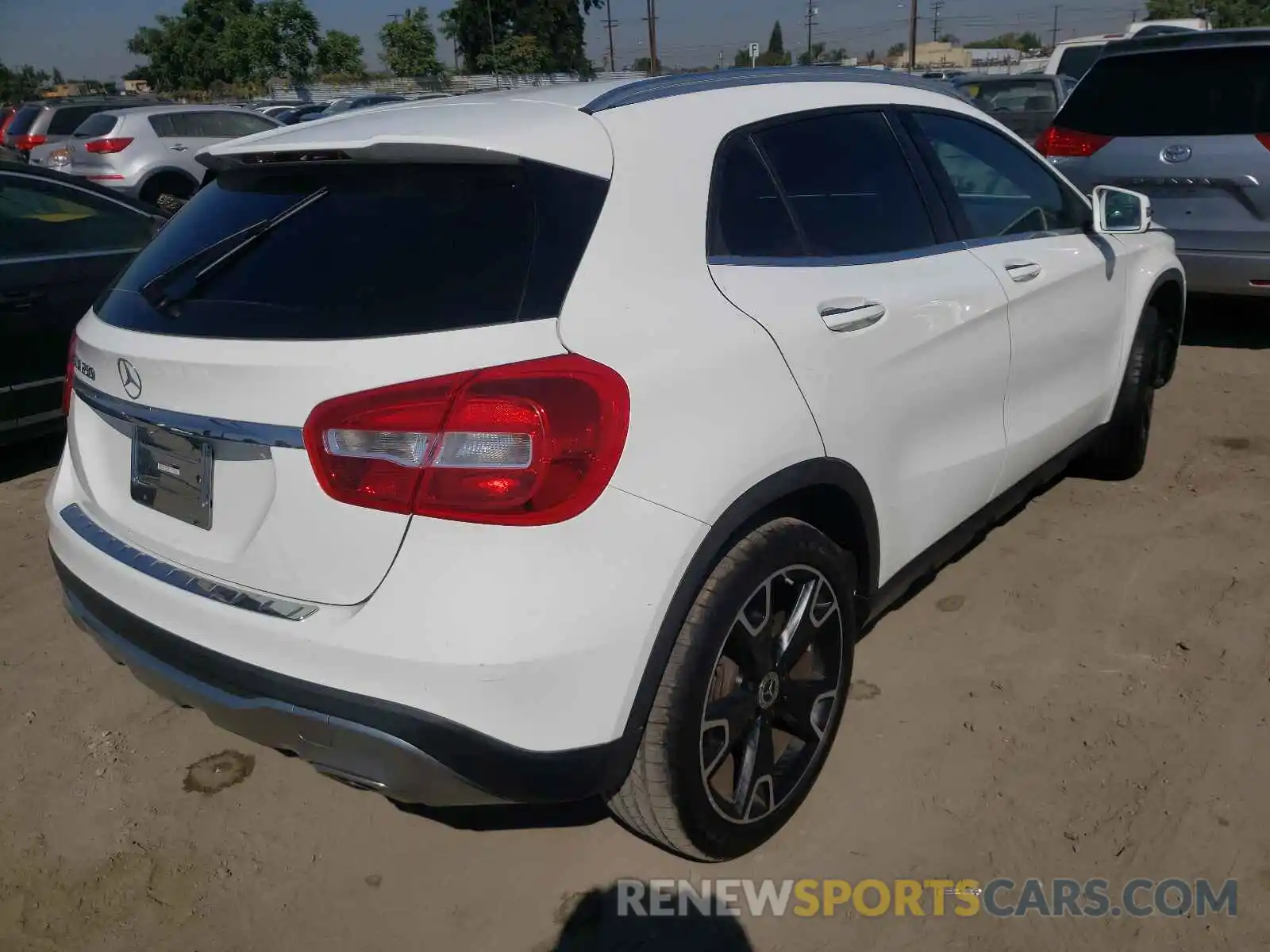 4 Photograph of a damaged car WDCTG4EB1KU008625 MERCEDES-BENZ GLA-CLASS 2019