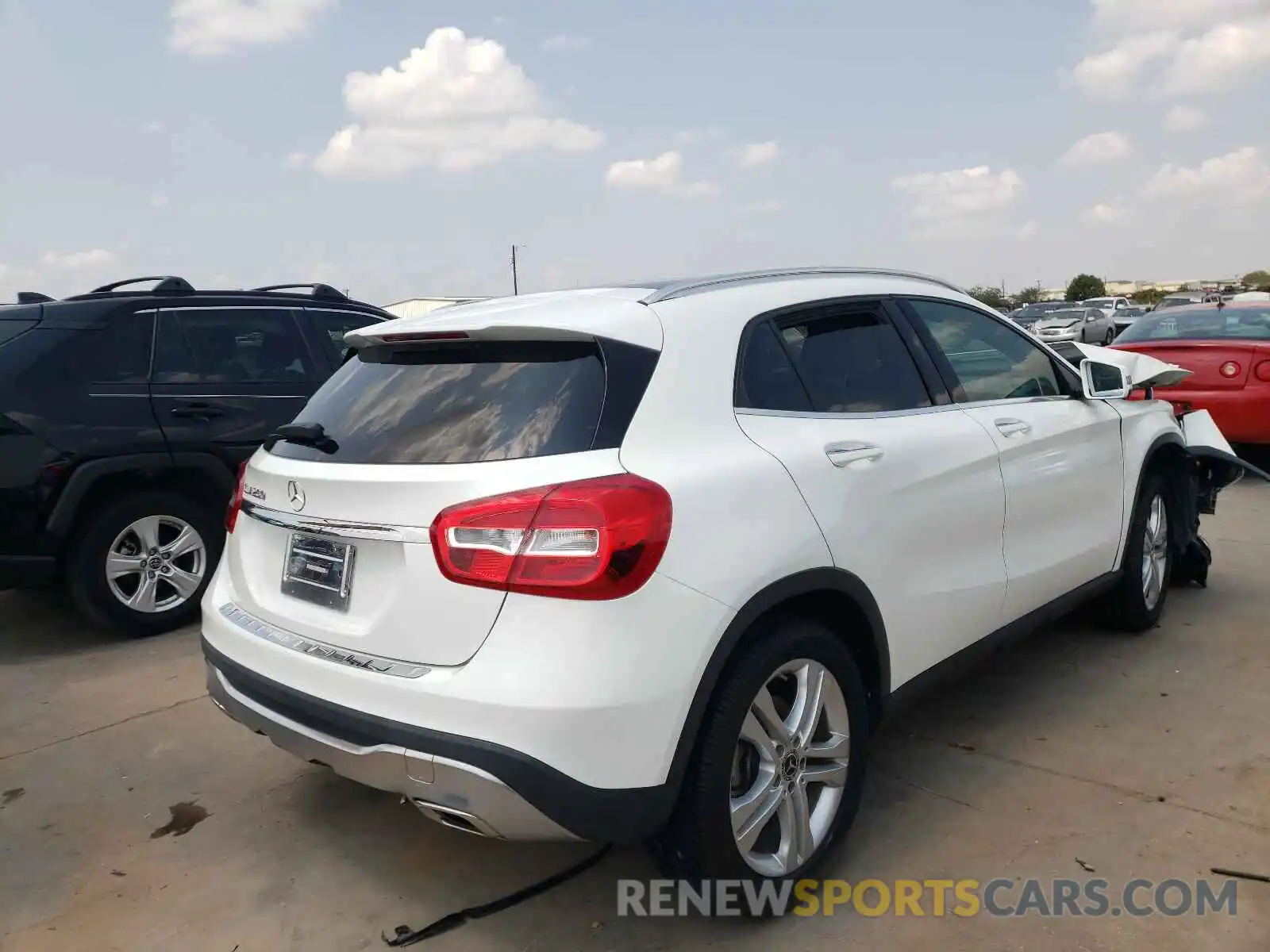 4 Photograph of a damaged car WDCTG4EB1KU020872 MERCEDES-BENZ GLA-CLASS 2019