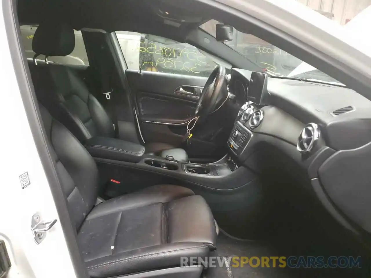 5 Photograph of a damaged car WDCTG4EB2KU008472 MERCEDES-BENZ GLA-CLASS 2019