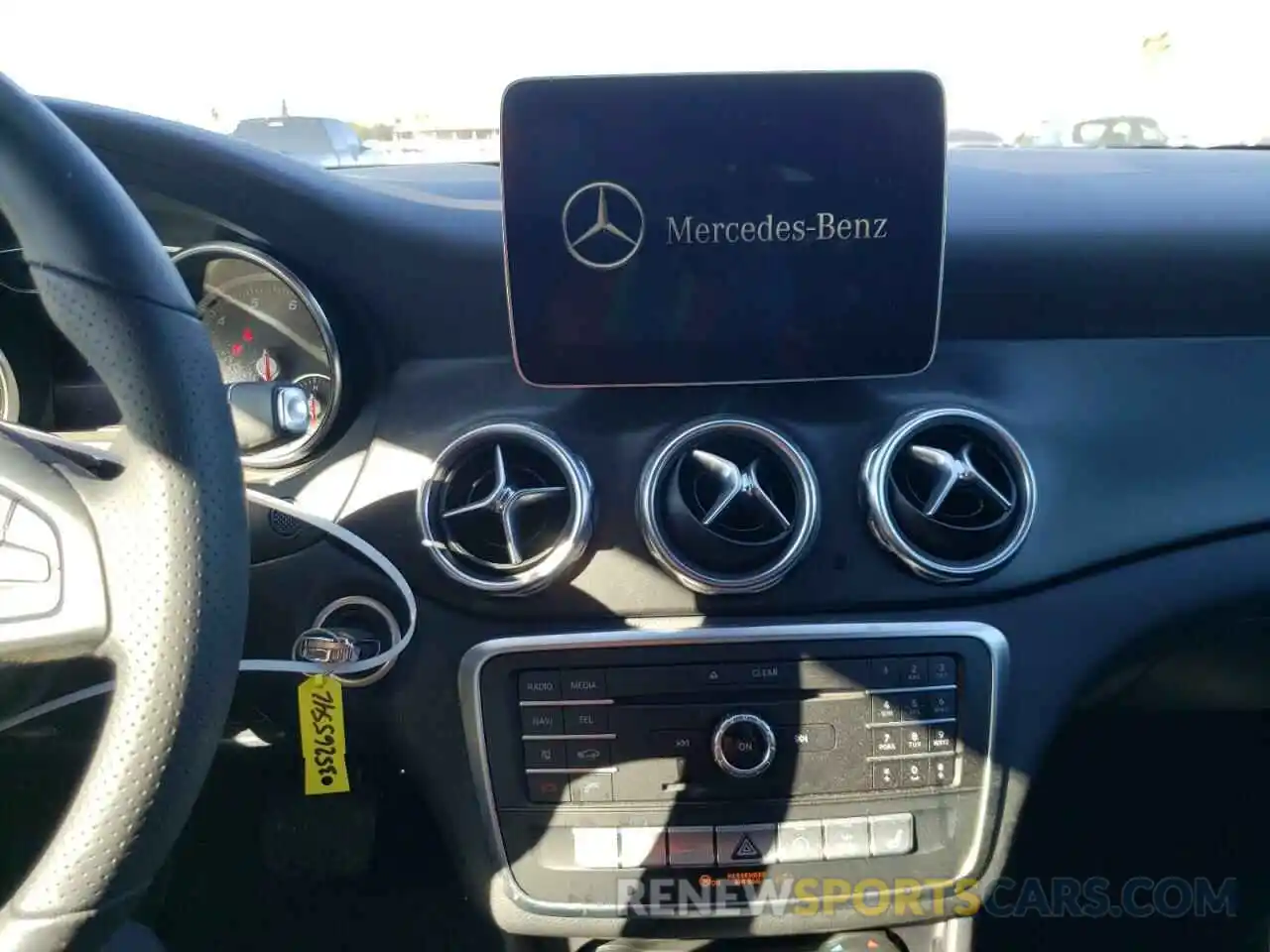 9 Фотография поврежденного автомобиля WDCTG4EB2KU015843 MERCEDES-BENZ GLA-CLASS 2019