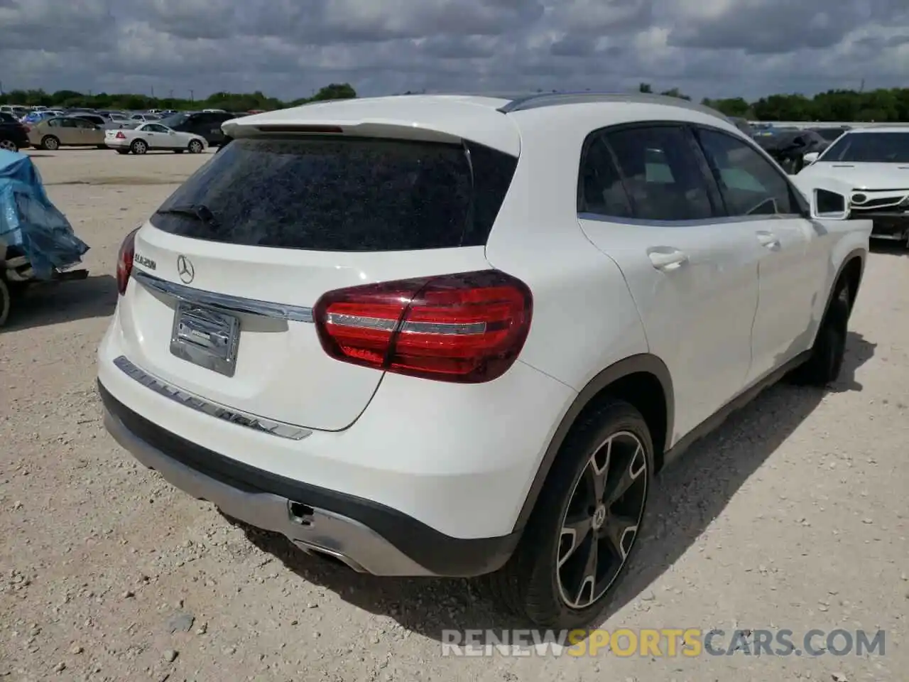 4 Photograph of a damaged car WDCTG4EB3KJ554019 MERCEDES-BENZ GLA-CLASS 2019